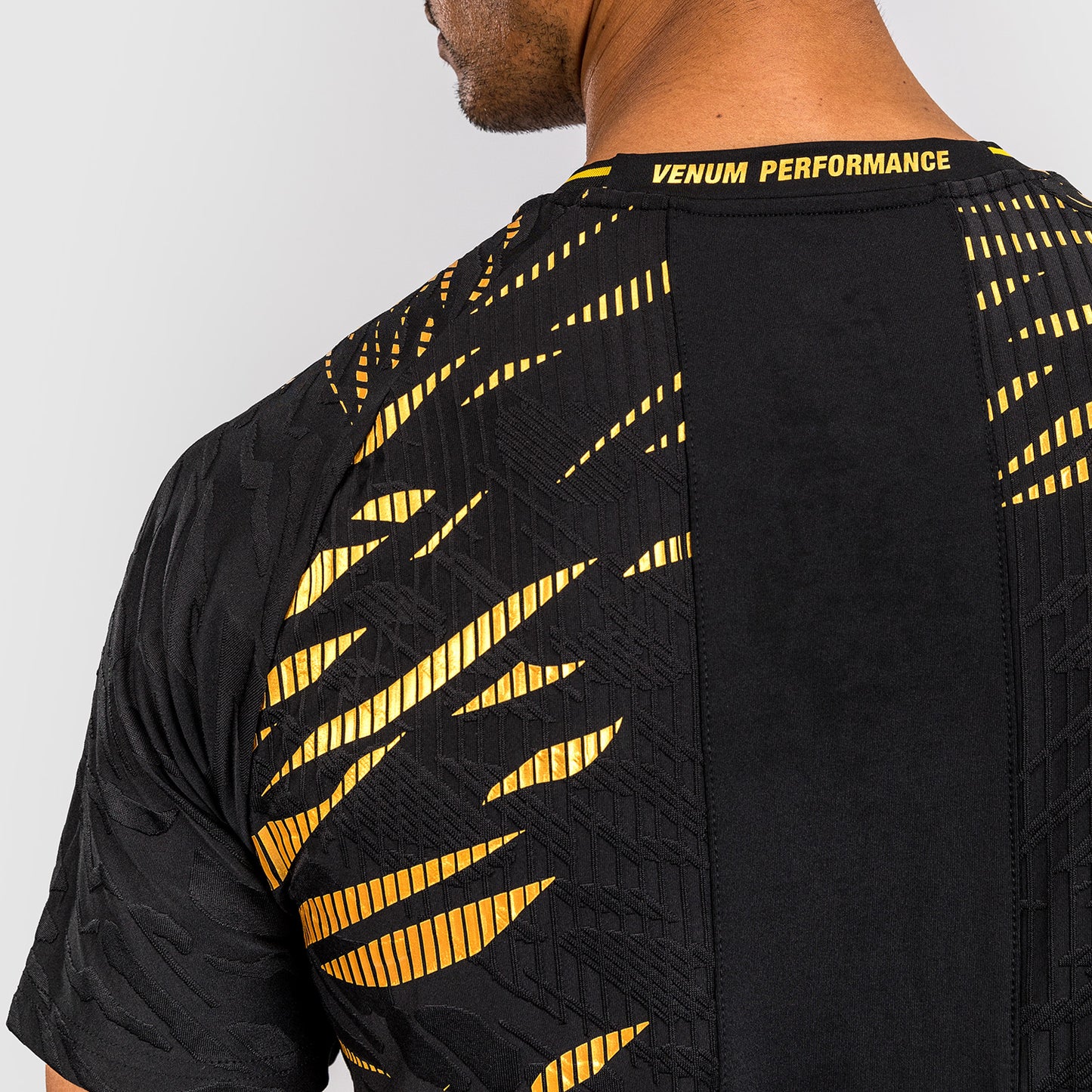 UFC Fusion by Venum Personalizzati Authentic Fight Night Maglietta Dry Tech per Uomo - Campione