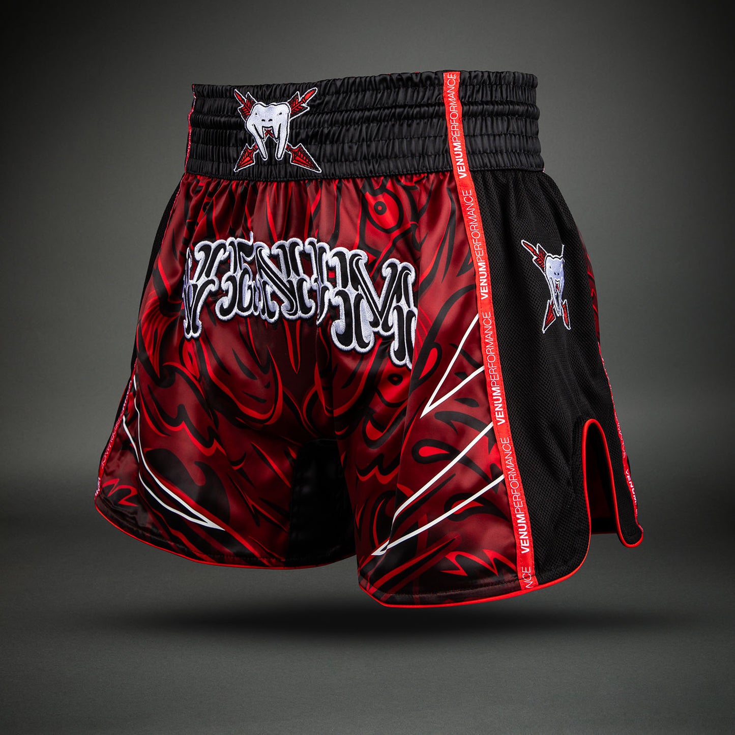 Venum Wolf Atak Pantaloncini Muay Thaï – Nero/Rosso