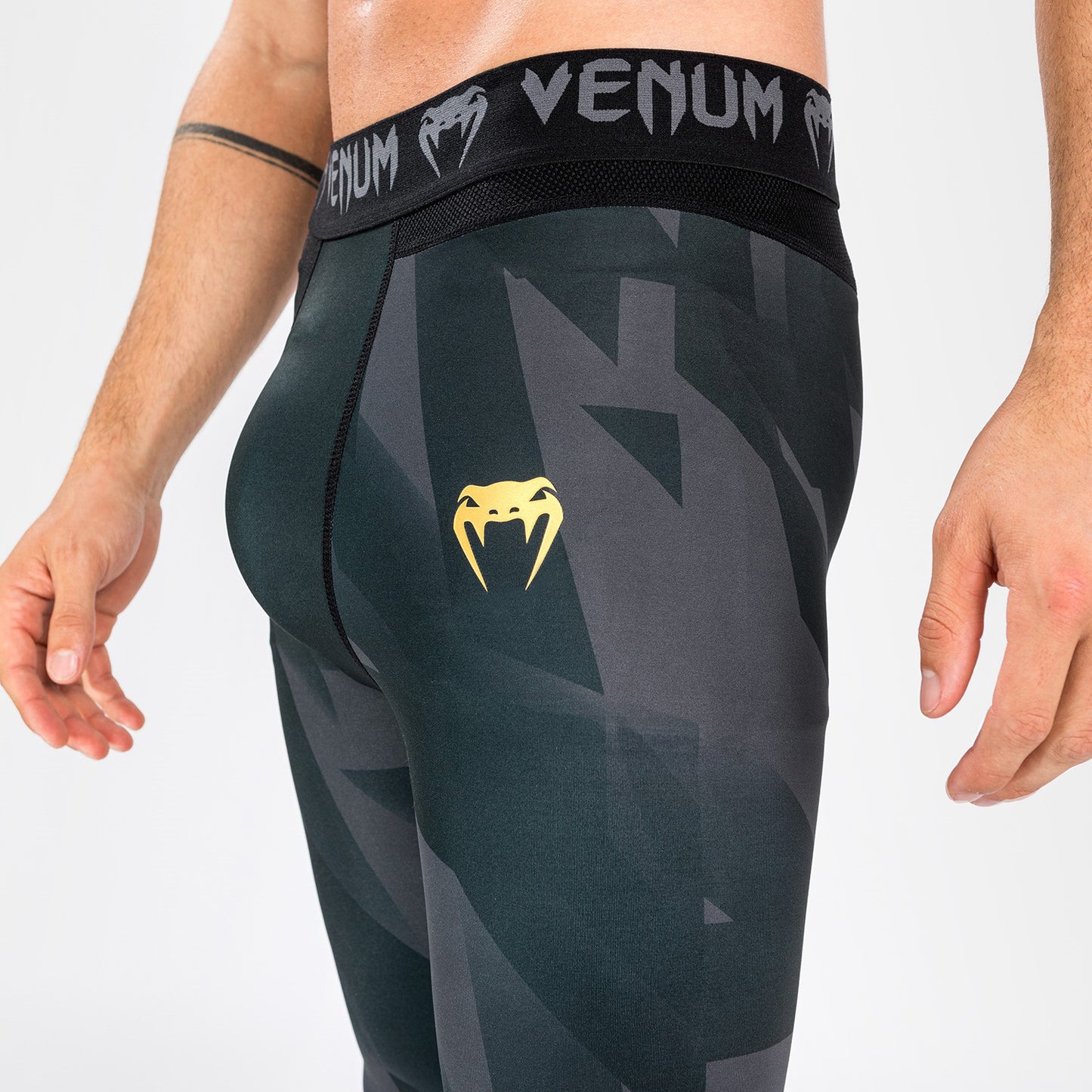 Pantaloni a compressione Venum Razor - Nero/Oro