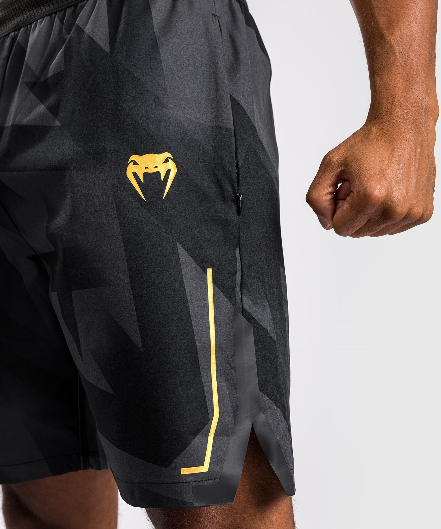 Pantaloncini da allenamento Venum Razor - Nero/Oro