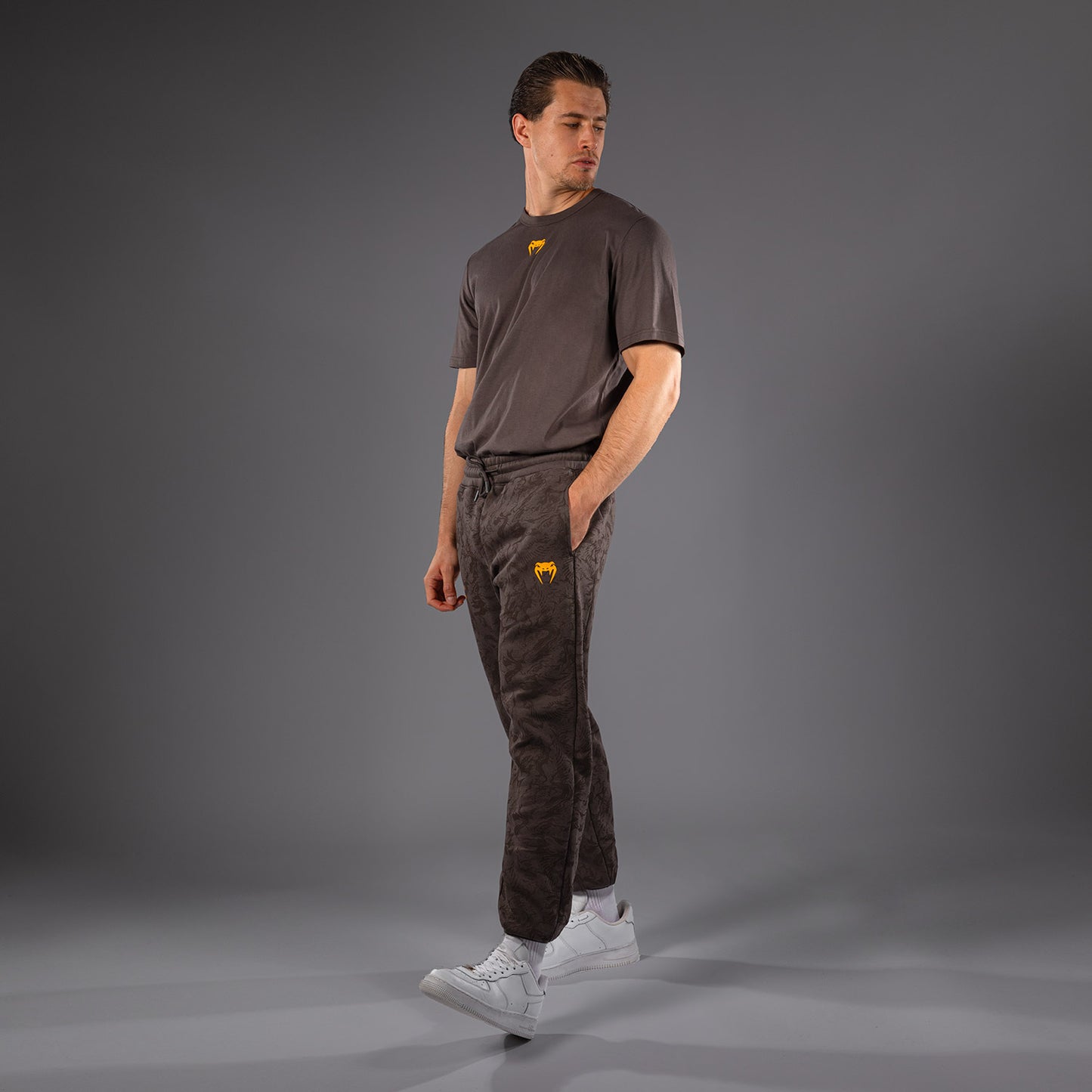 UFC Fusion by Venum Fight Week Pantaloni in Cotone per Uomo - Marrone terra