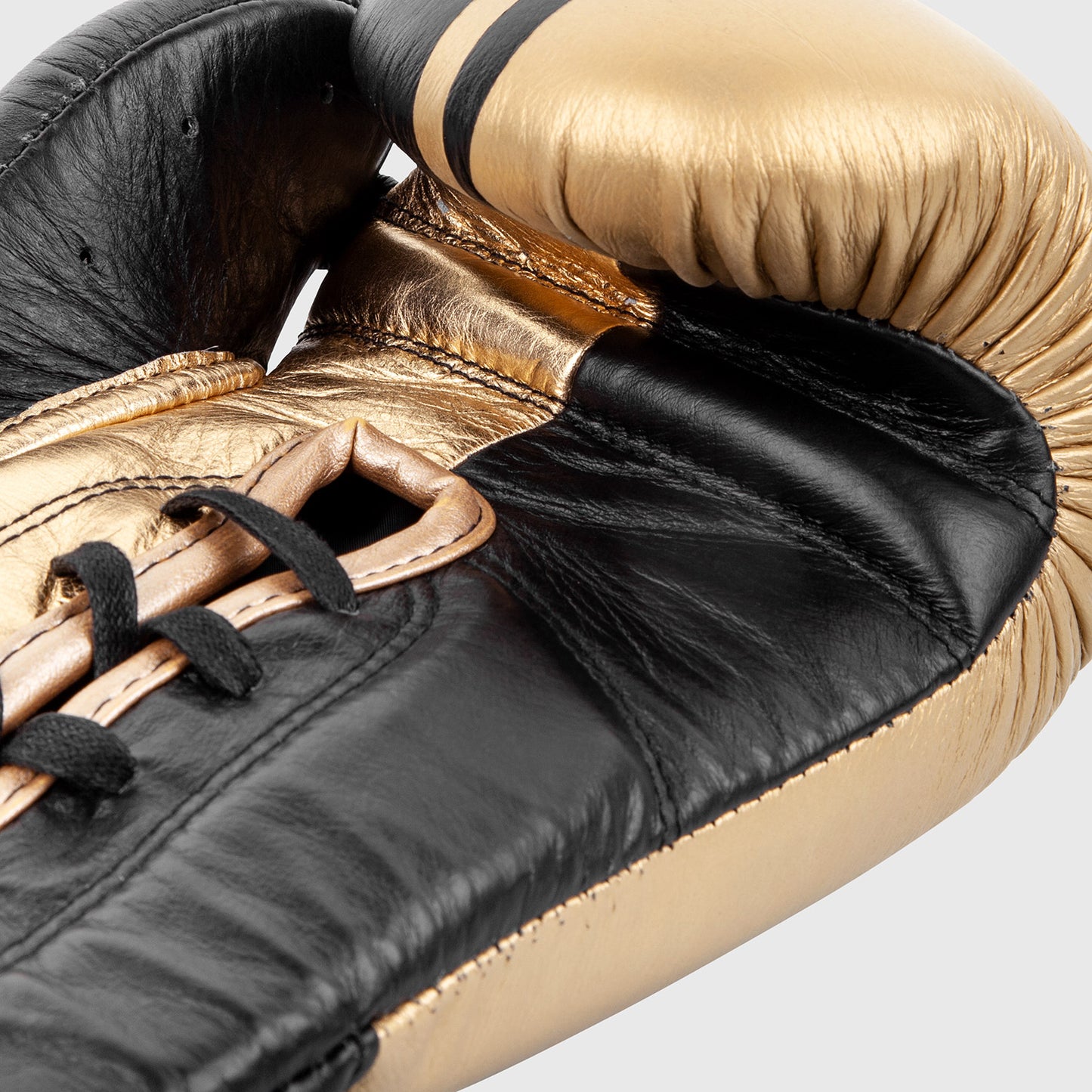 Guantoni da boxe professionali Venum Shield con lacci - Nero/Oro