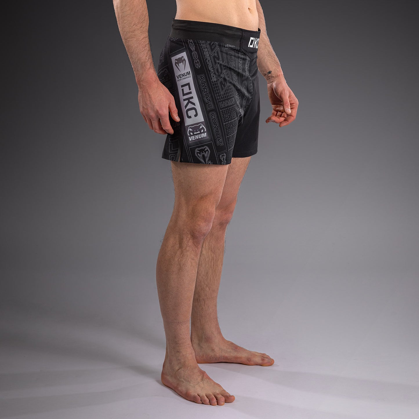 Karate Combat by Venum Pantaloncini da Combattimento – Nero/Grigio
