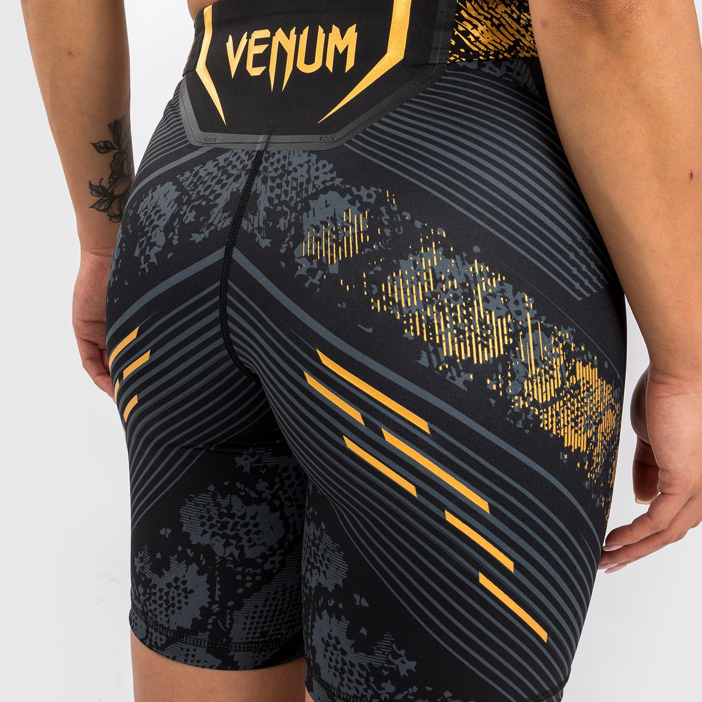 UFC Adrenaline by Venum Authentic Fight Night Pantaloncini Vale Tudo da Donna - Vestibilità Lunga - Champion