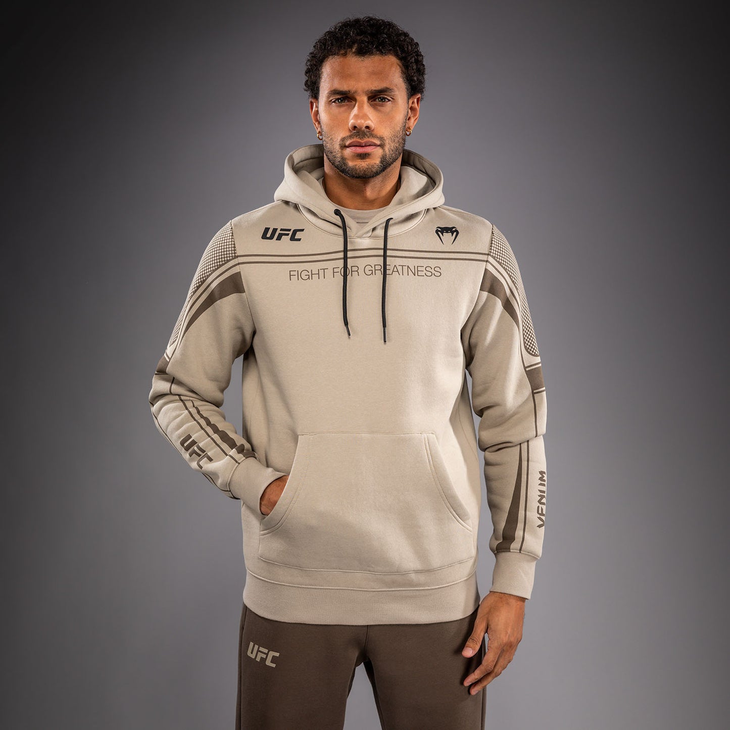 Venum UFC Unity by Venum Authentic Fight Week Felpa con Cappuccio da Uomo - Sabbia