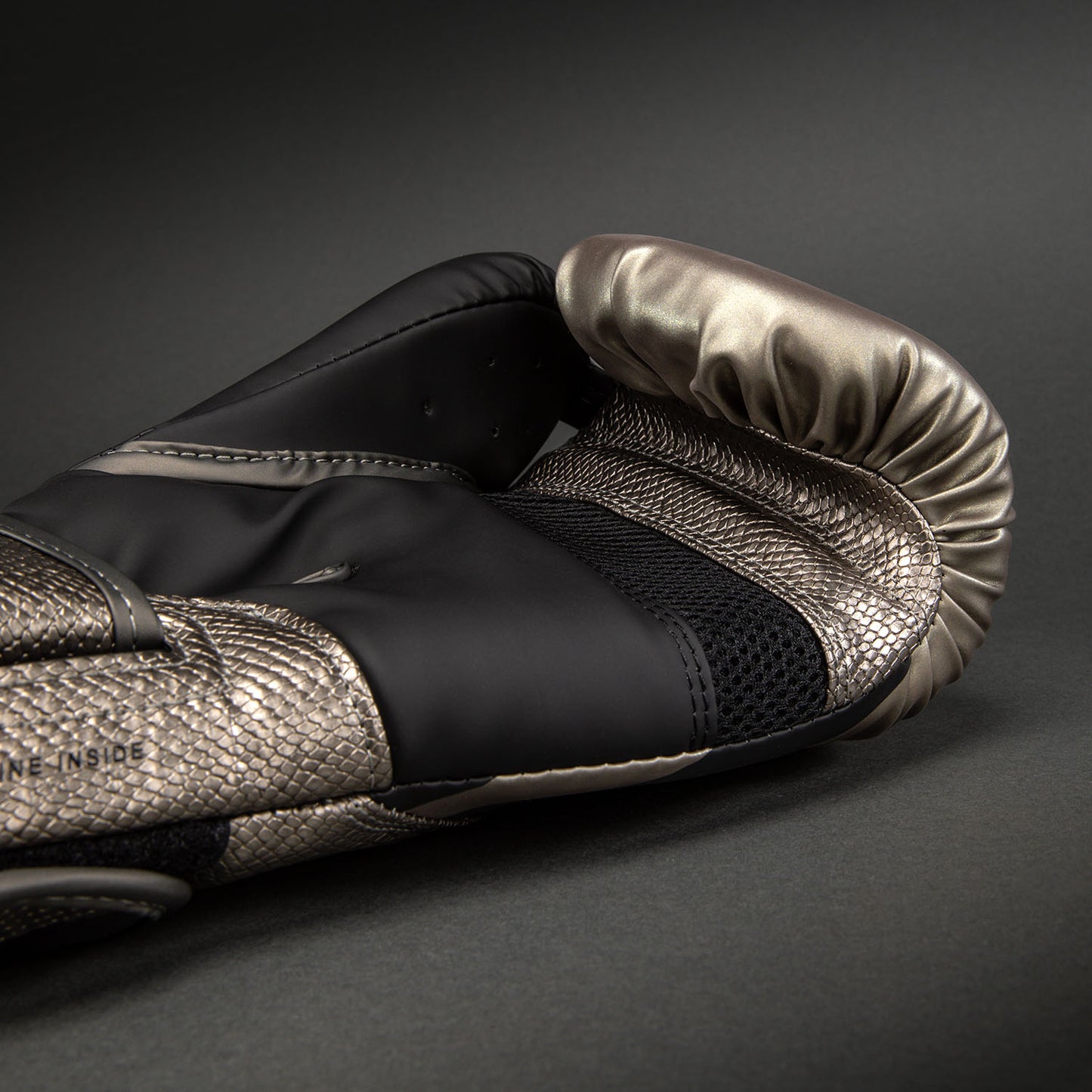 Venum Challenger 4.0 Scales Guantoni da boxe – Argento/Nero