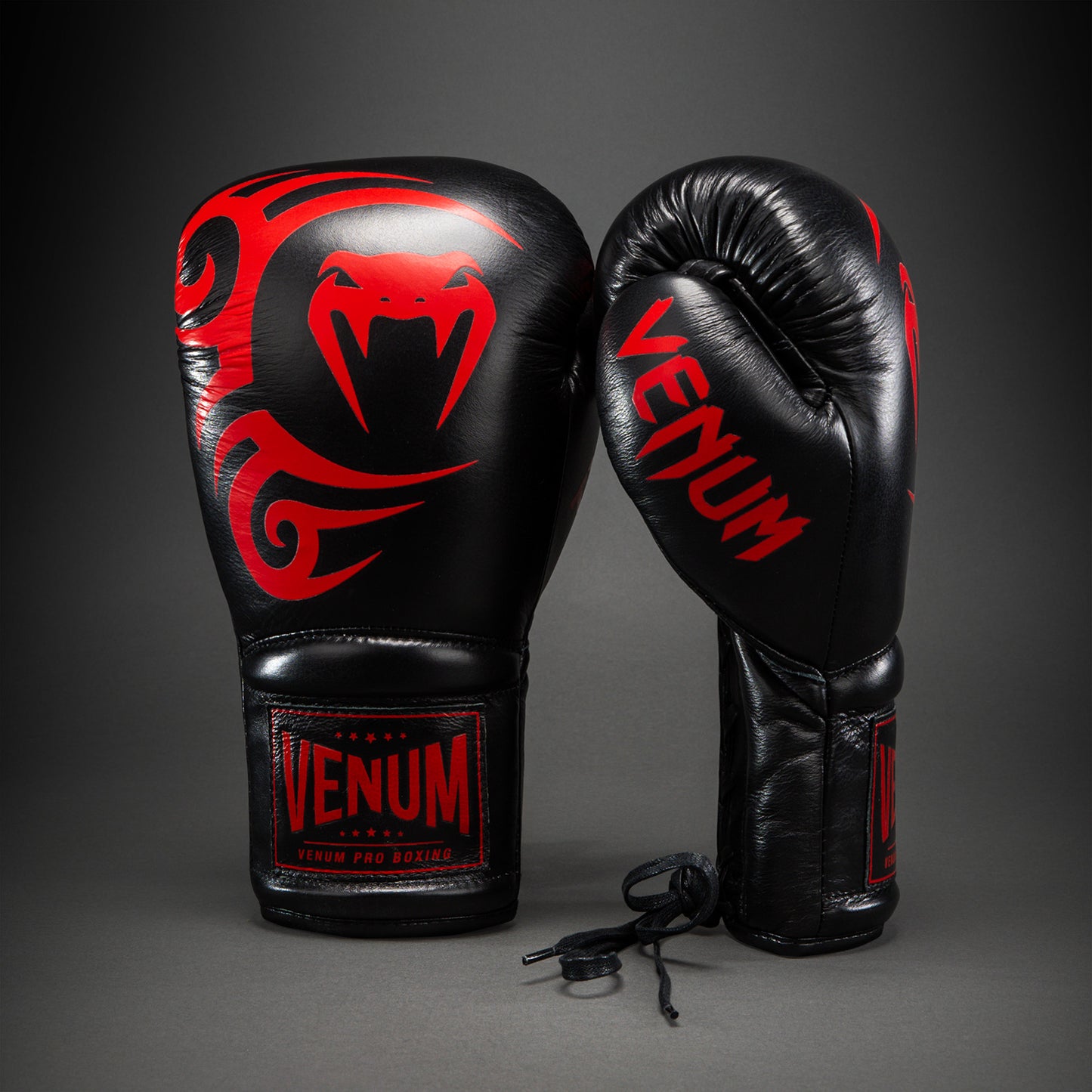 Venum Giant 2.0 Mike Tyson Pro Guantoni da Boxe con Lacci – Nero/Rosso - Borsa inclusa