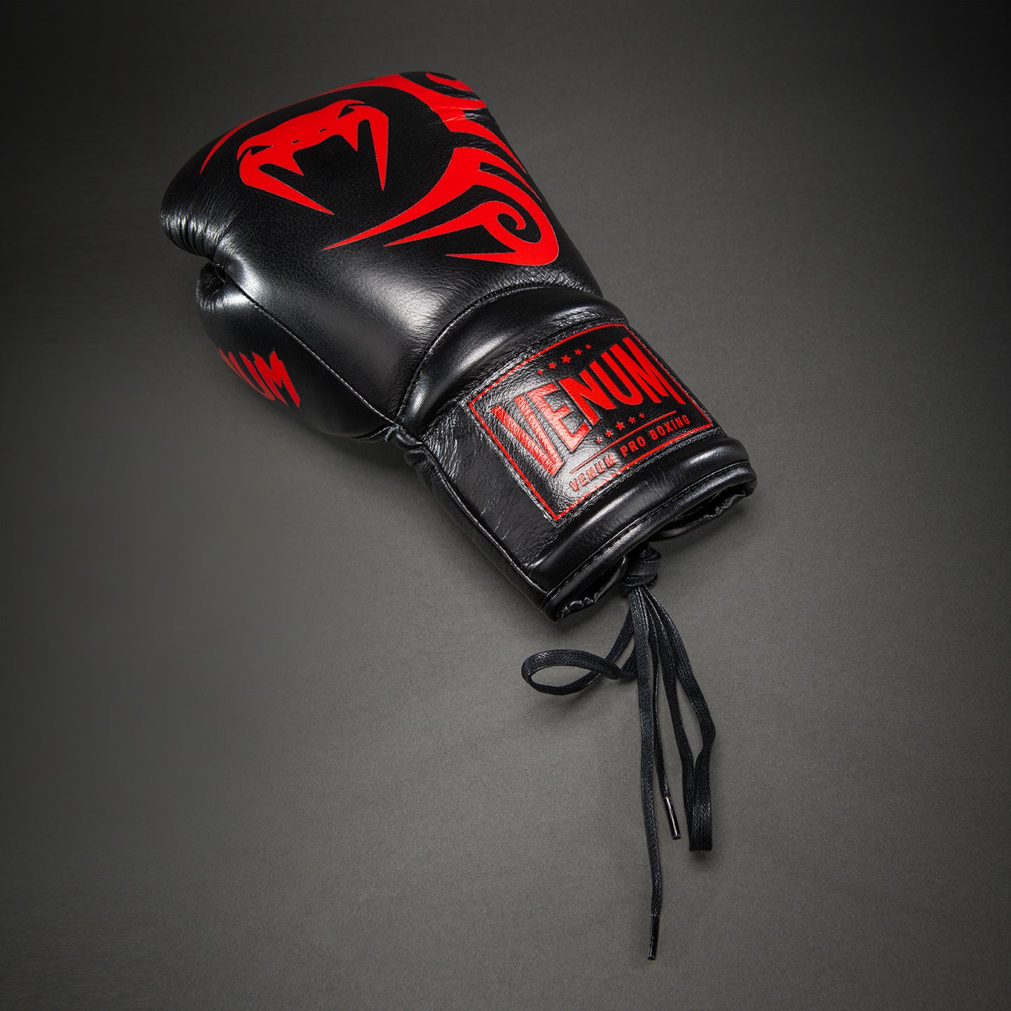 Venum Giant 2.0 Mike Tyson Pro Guantoni da Boxe con Lacci – Nero/Rosso - Borsa inclusa
