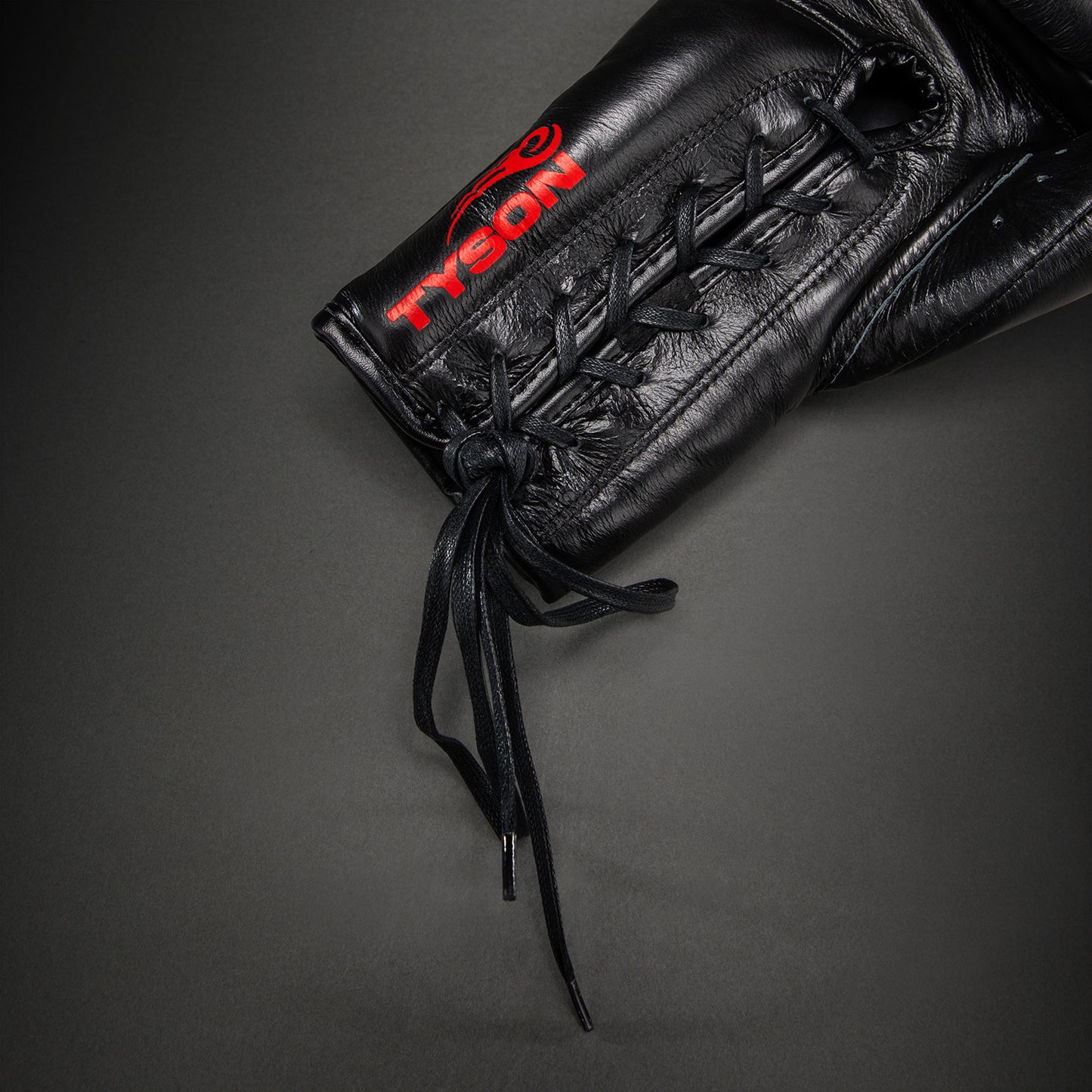Venum Giant 2.0 Mike Tyson Pro Guantoni da Boxe con Lacci – Nero/Rosso - Borsa inclusa