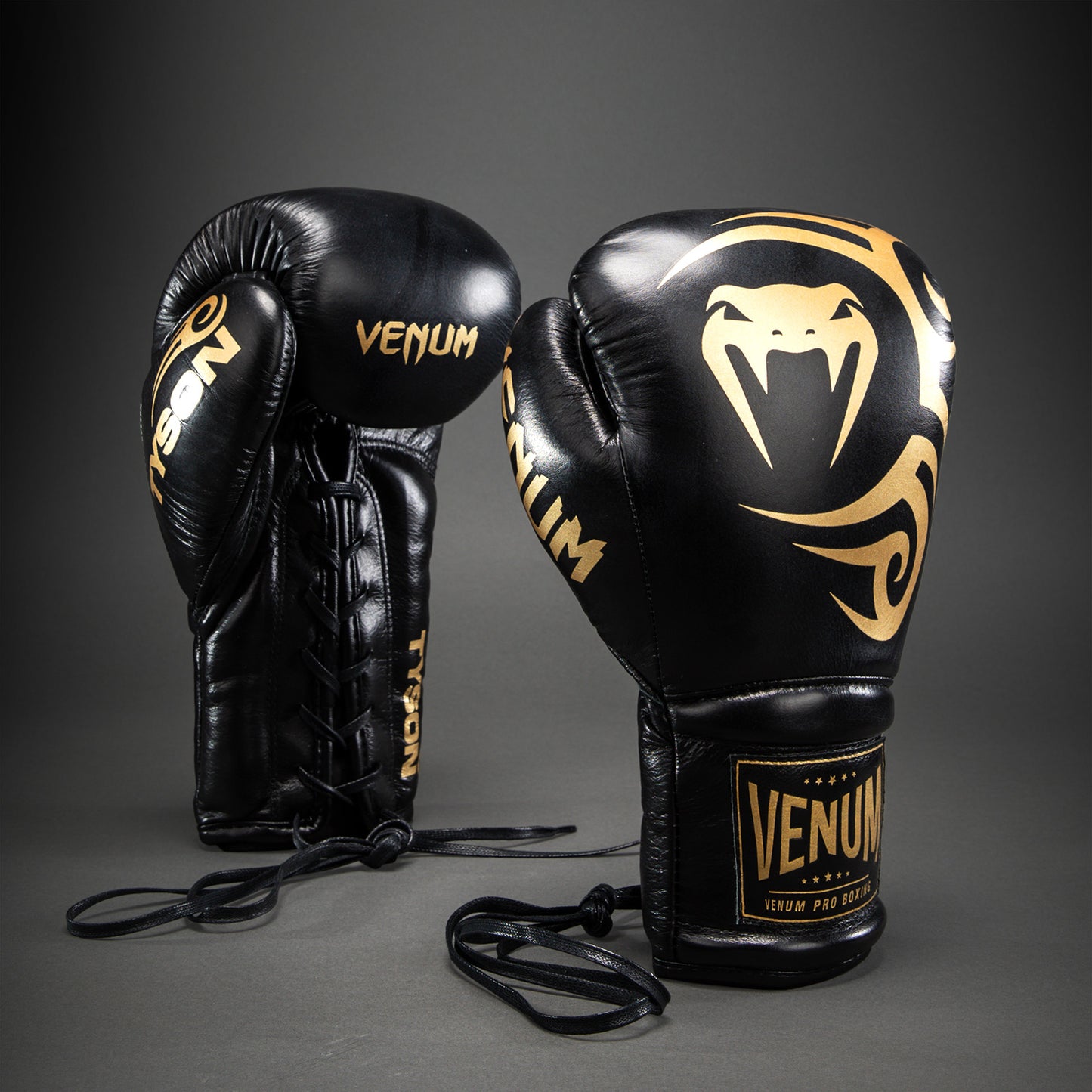 Venum Giant 2.0 Mike Tyson Pro Guantoni da boxe con Lacci – Nero/Oro - Borsa inclusa