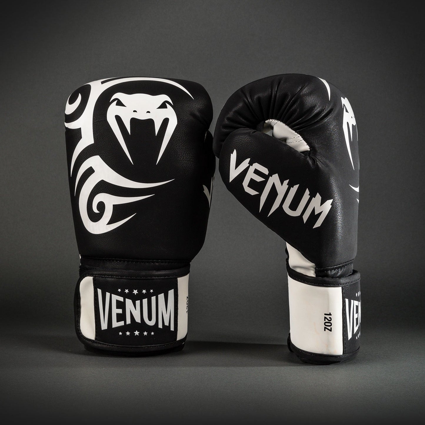 Venum Mike Tyson Guanti da boxe Replica - Nero Profondo/Bianco Ottico