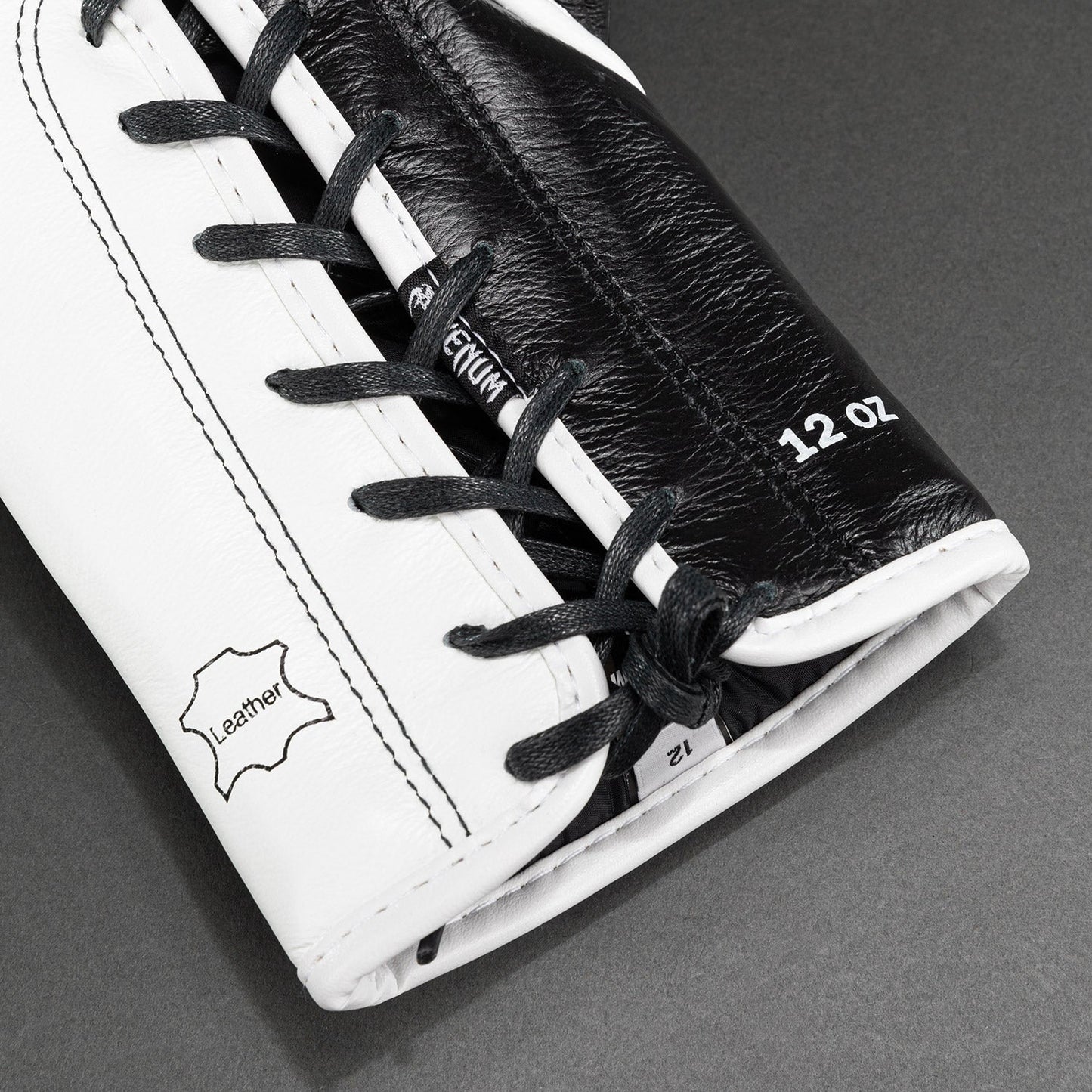 Guantoni da boxe professionali Venum Hammer con lacci - Nero/Bianco