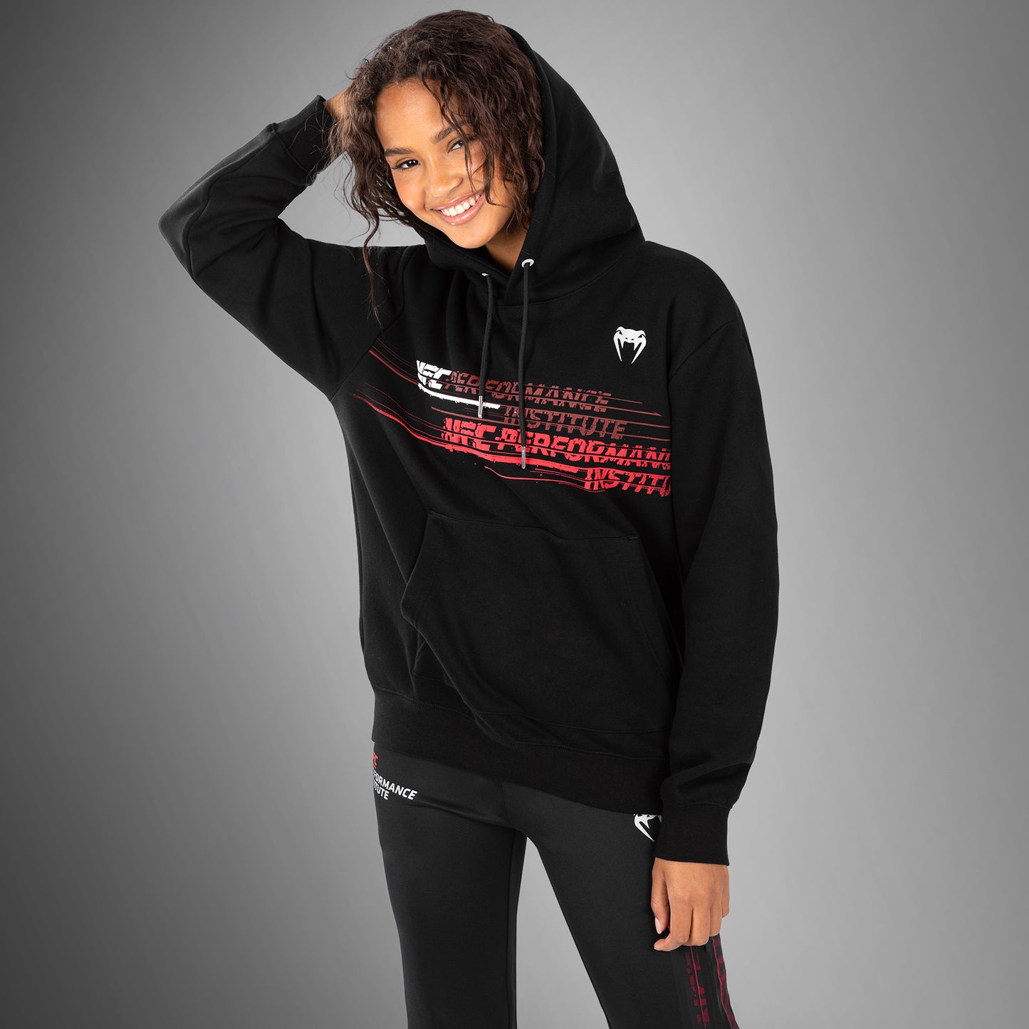 UFC Venum Performance Institute 2.0 Felpa con cappuccio da donna - Nero/Rosso