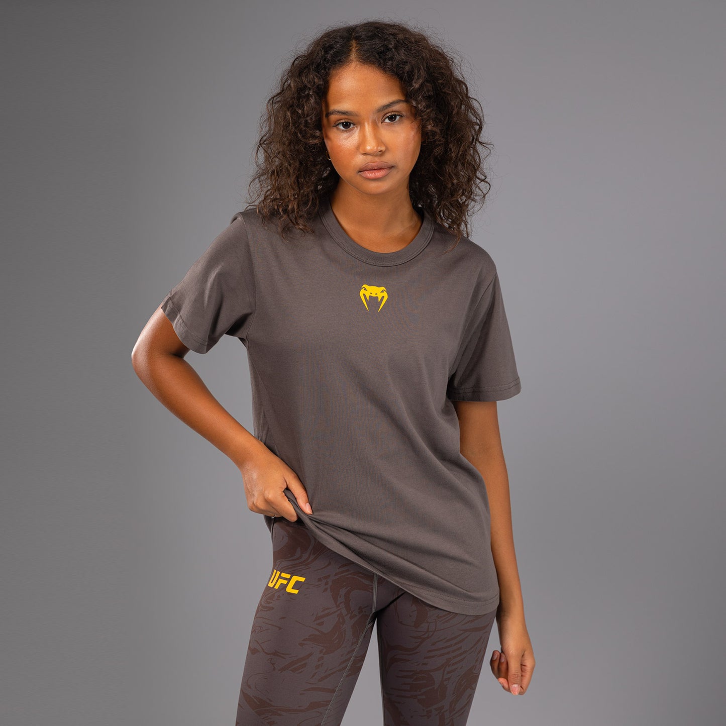 UFC Fusion by Venum Fight Week Maglietta a Manica Corta in Cotone per Donna - Marrone terra