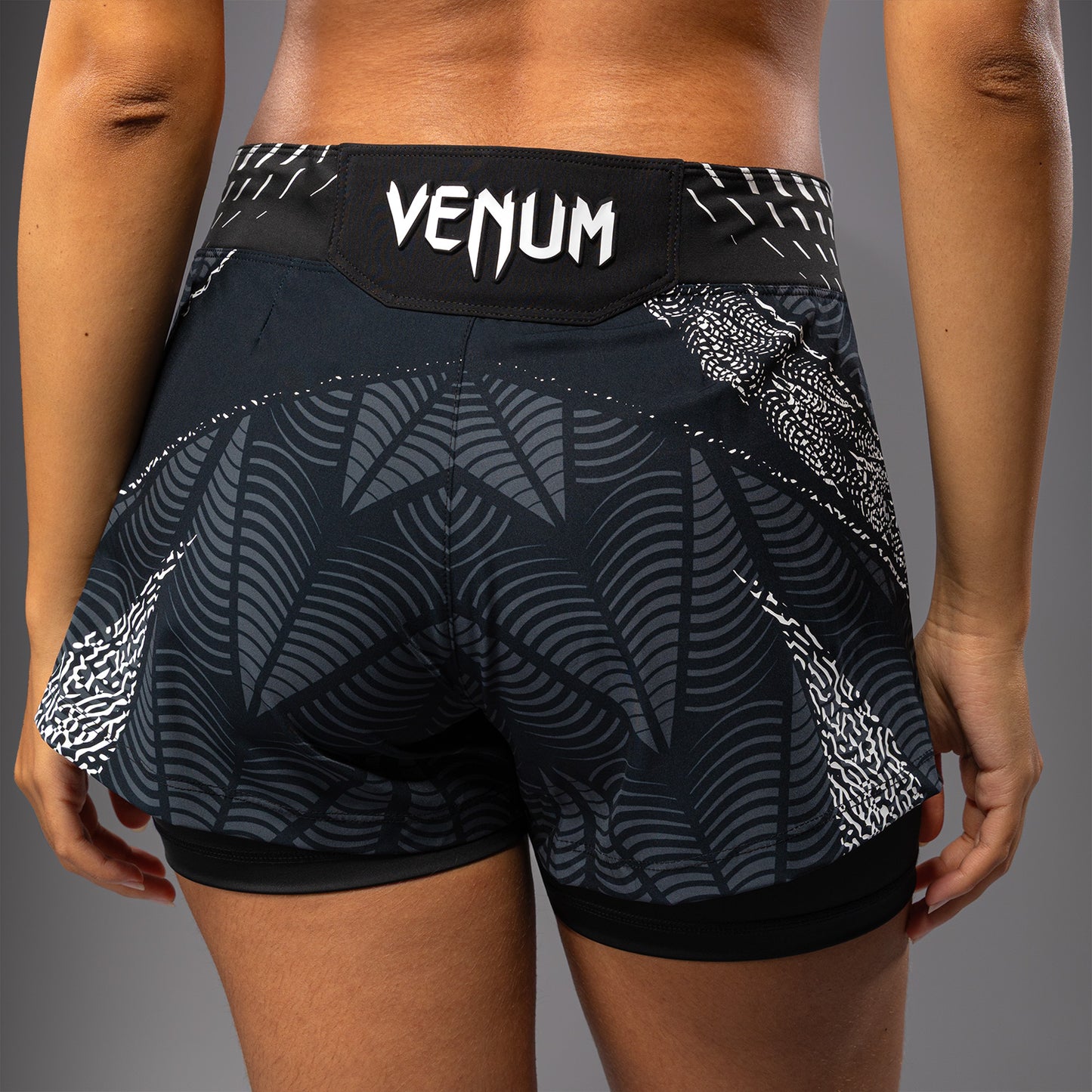 UFC Zenith by Venum Authentic Fight Night Pantaloncini da combattimento Fit corto Donna Personalizzato - Nero