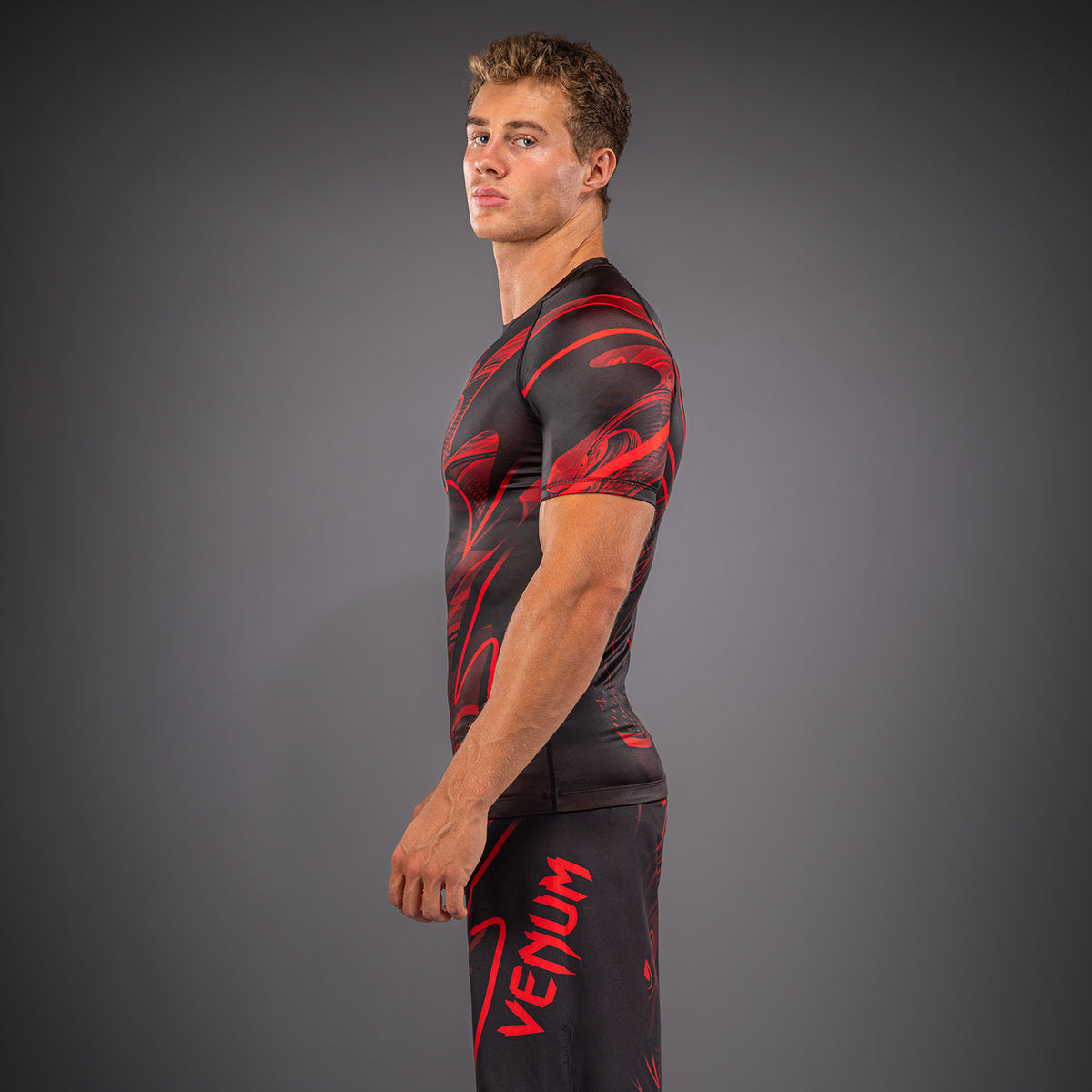 Venum Crimson Viper 2.0 Rashguard a maniche corte - Nero/Rosso