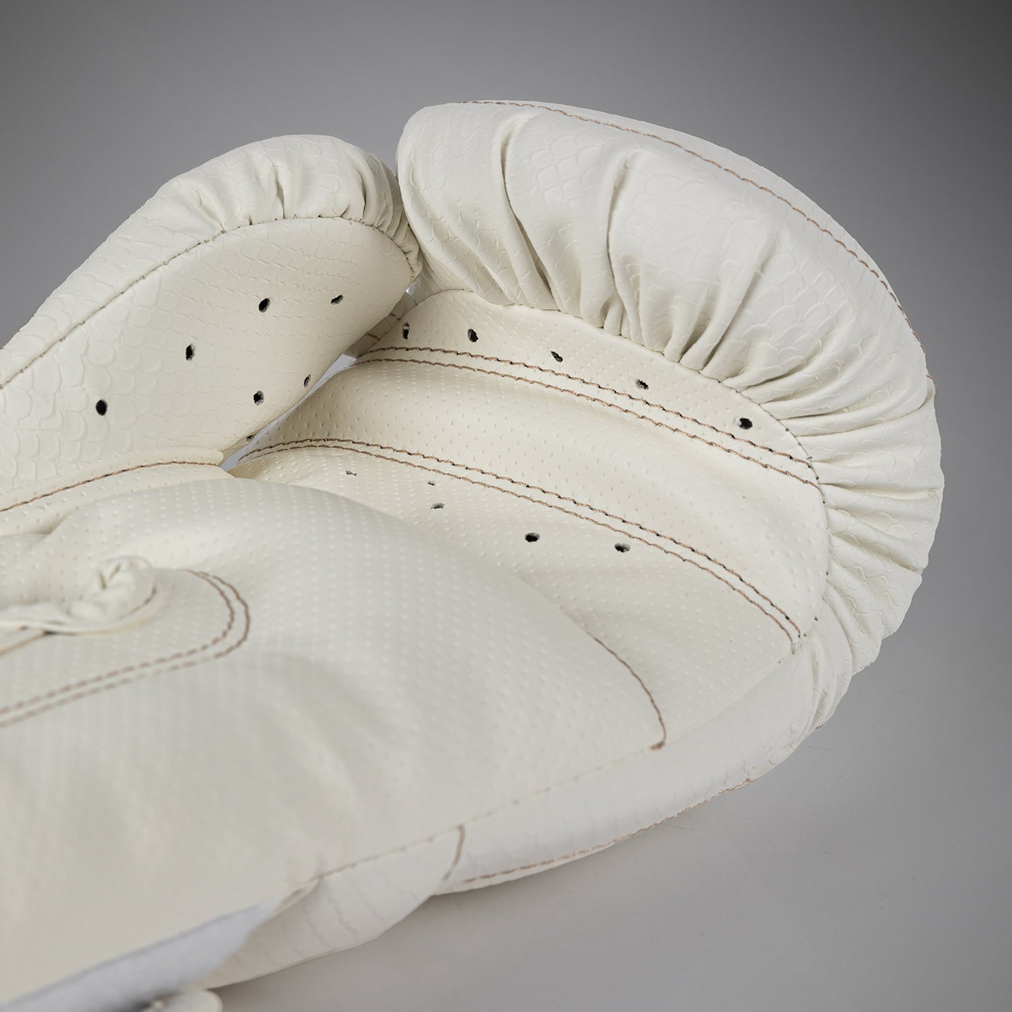 Venum Impact Evo Scales Guanti da boxe – Avorio