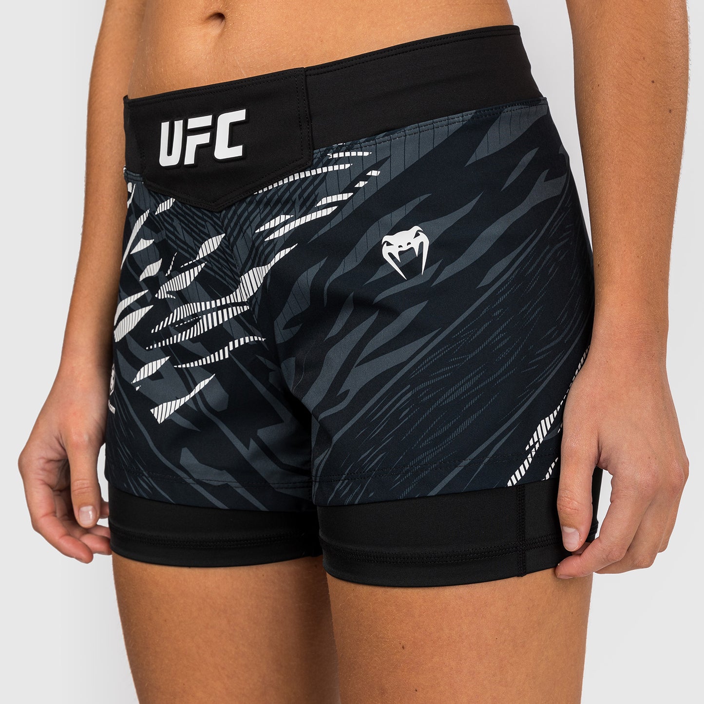 UFC Fusion by Venum Personalizzati Authentic Fight Night Shorts da Lotta per Donna - Nero