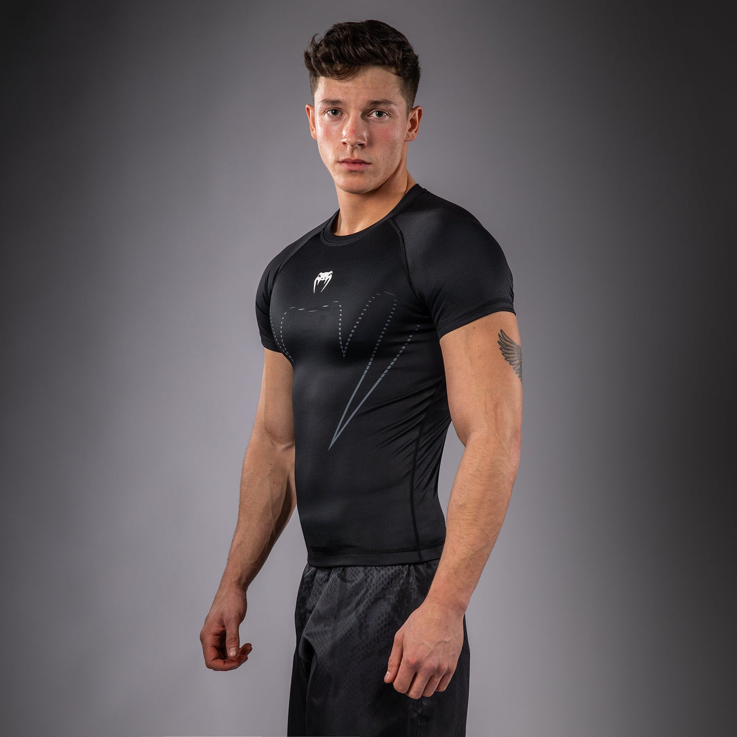 Venum Edge Rashguard a Maniche Corte – Nero/Sabbia