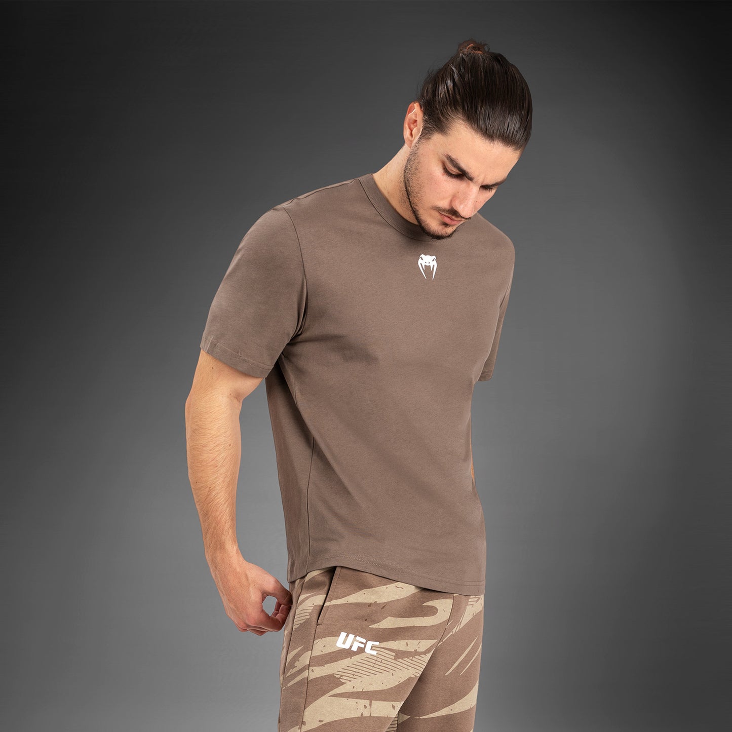 UFC Adrenaline by Venum Fight Week T-Shirt A Maniche Corte da Uomo - Bronzo