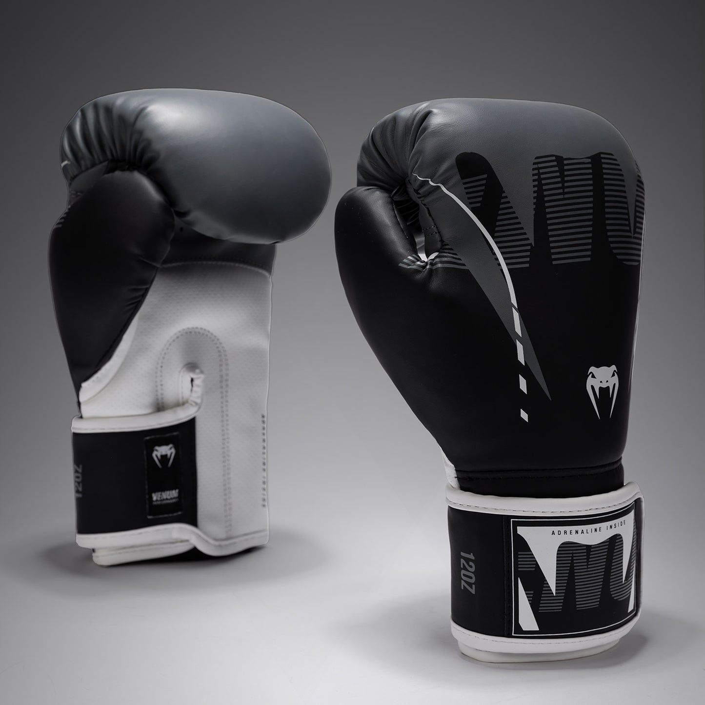 Venum Adrenaline Guantoni da Boxe – Nero/Grigio Argento
