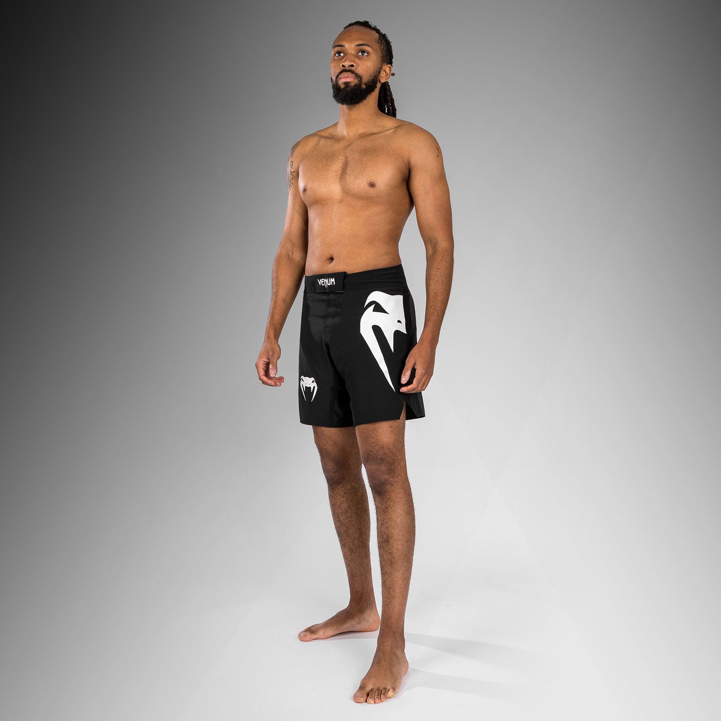 Venum Light 5.0 Pantaloncini da combattimento - Nero/Bianco