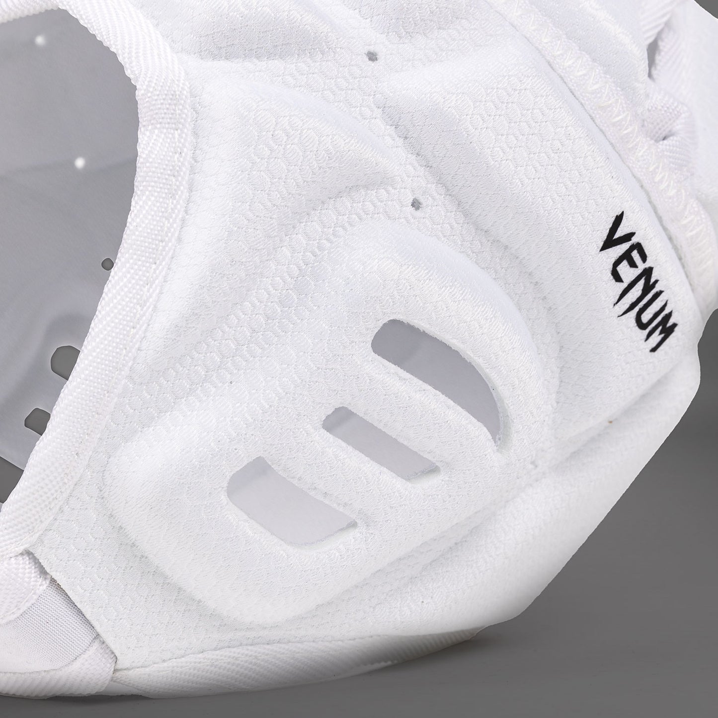 Venum Elite Casco Softshell Protettivo – Bianco/Nero