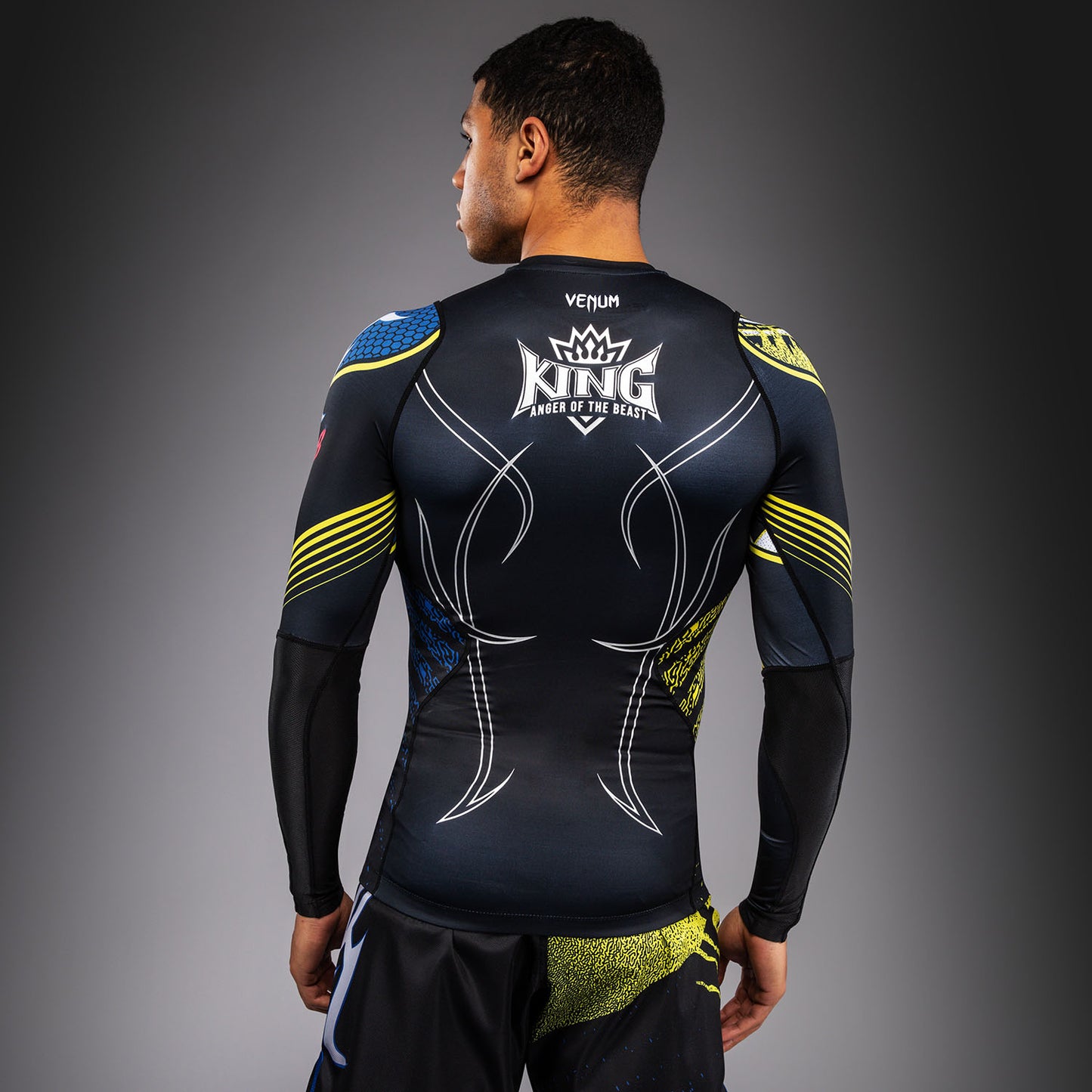 Venum x TEKKEN 8 Rashguard a Maniche Lunghe - King - Nero/Giallo