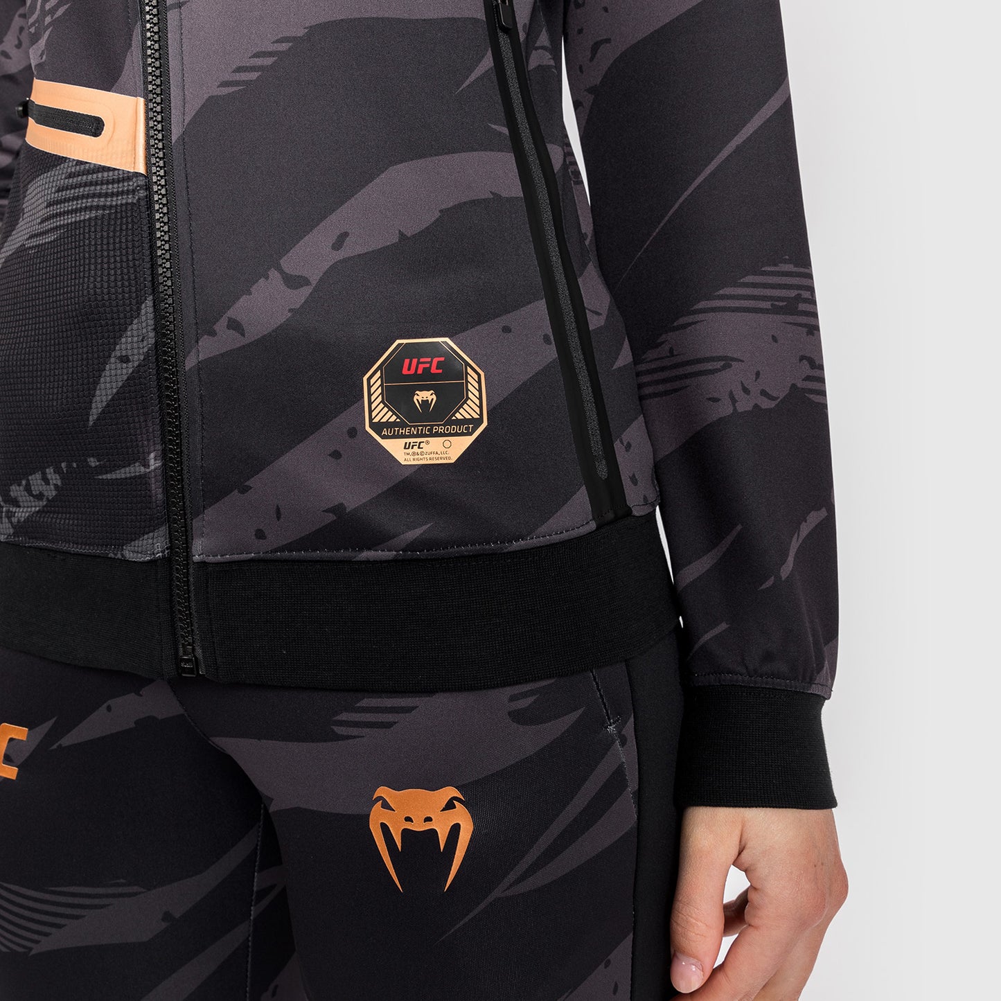 UFC Adrenaline by Venum Fight Week Felpa Con Cappuccio e zip da Donna - Urban Camo