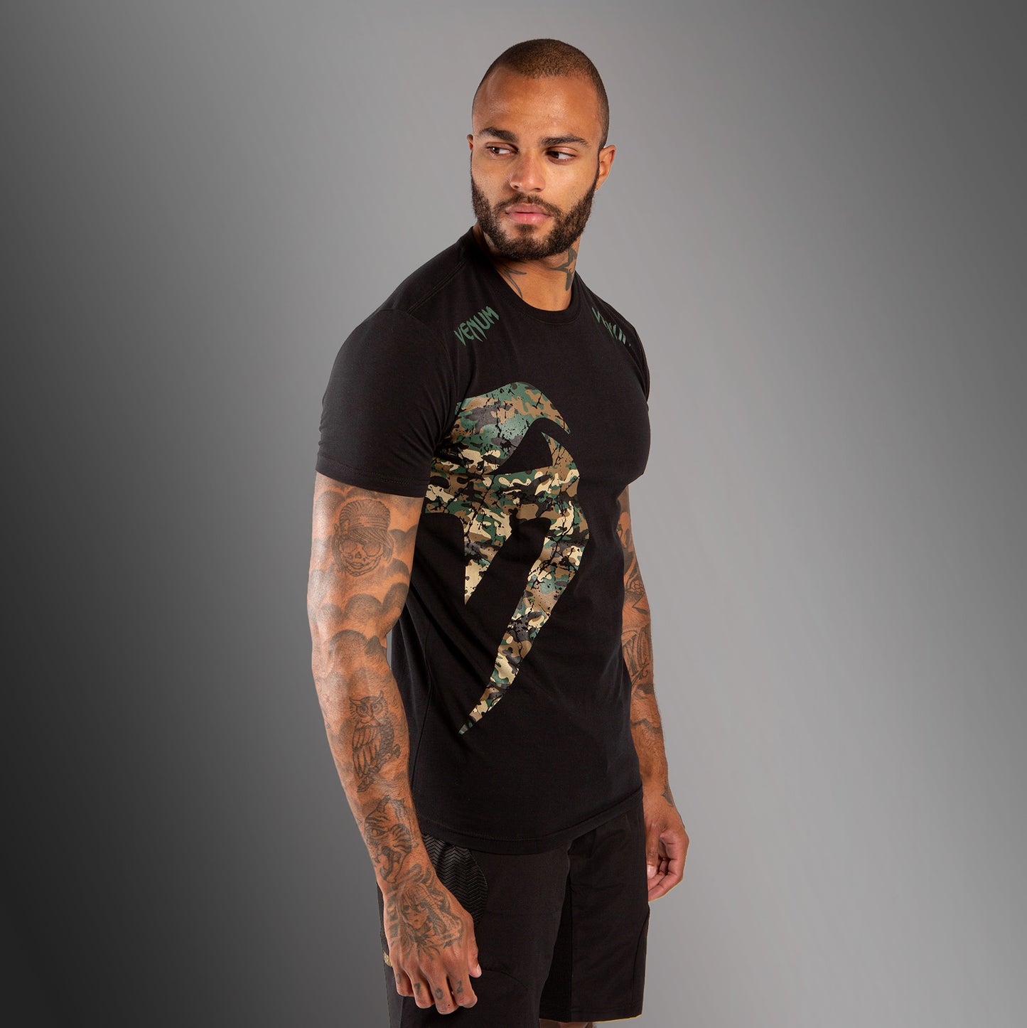 Venum Original Giant Maglietta - Nero / Camo Foresta