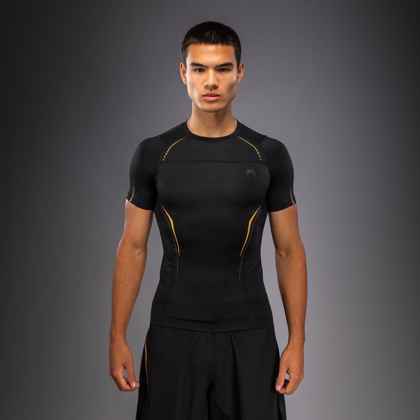 Venum G-Core Rashguard a Maniche Corte - Nero/Oro