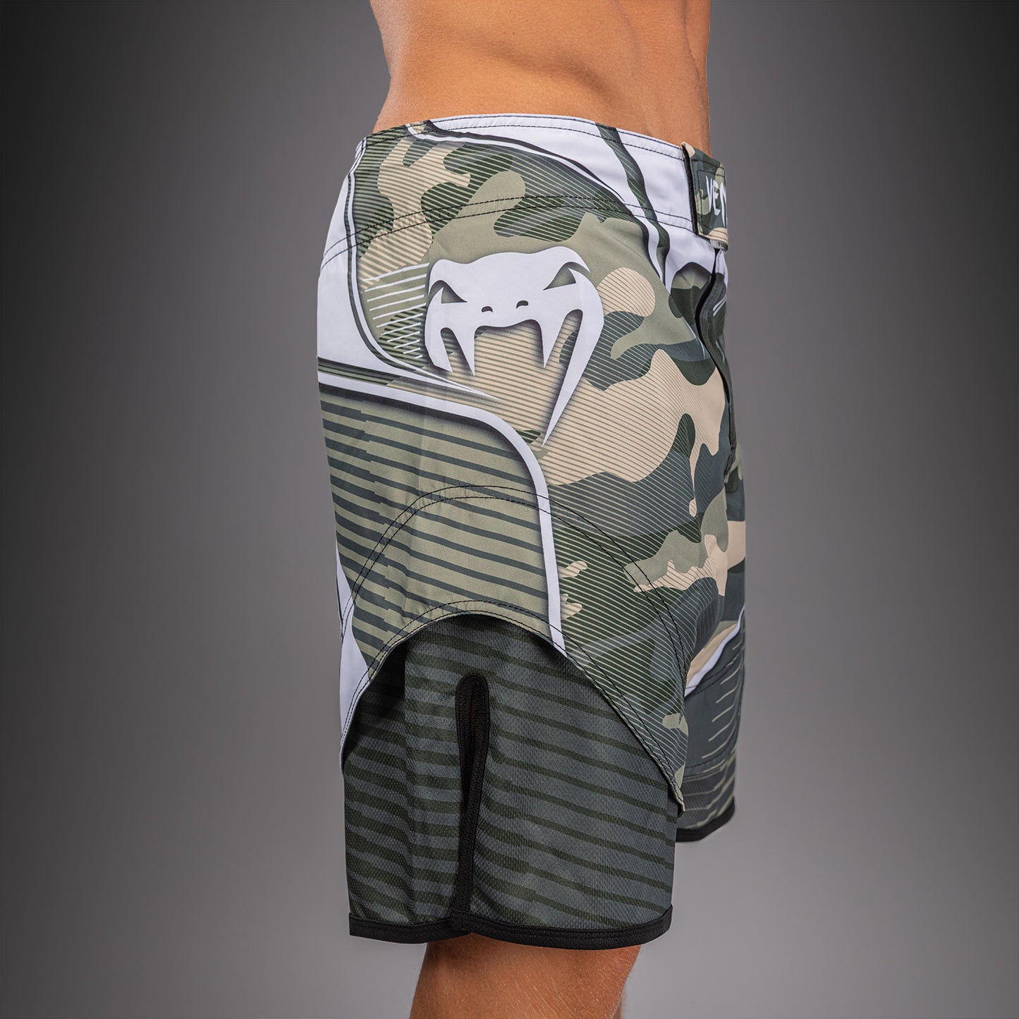 Venum Camo Hero Pantaloncini da Combattimento - Kaki/Bianco Sporco