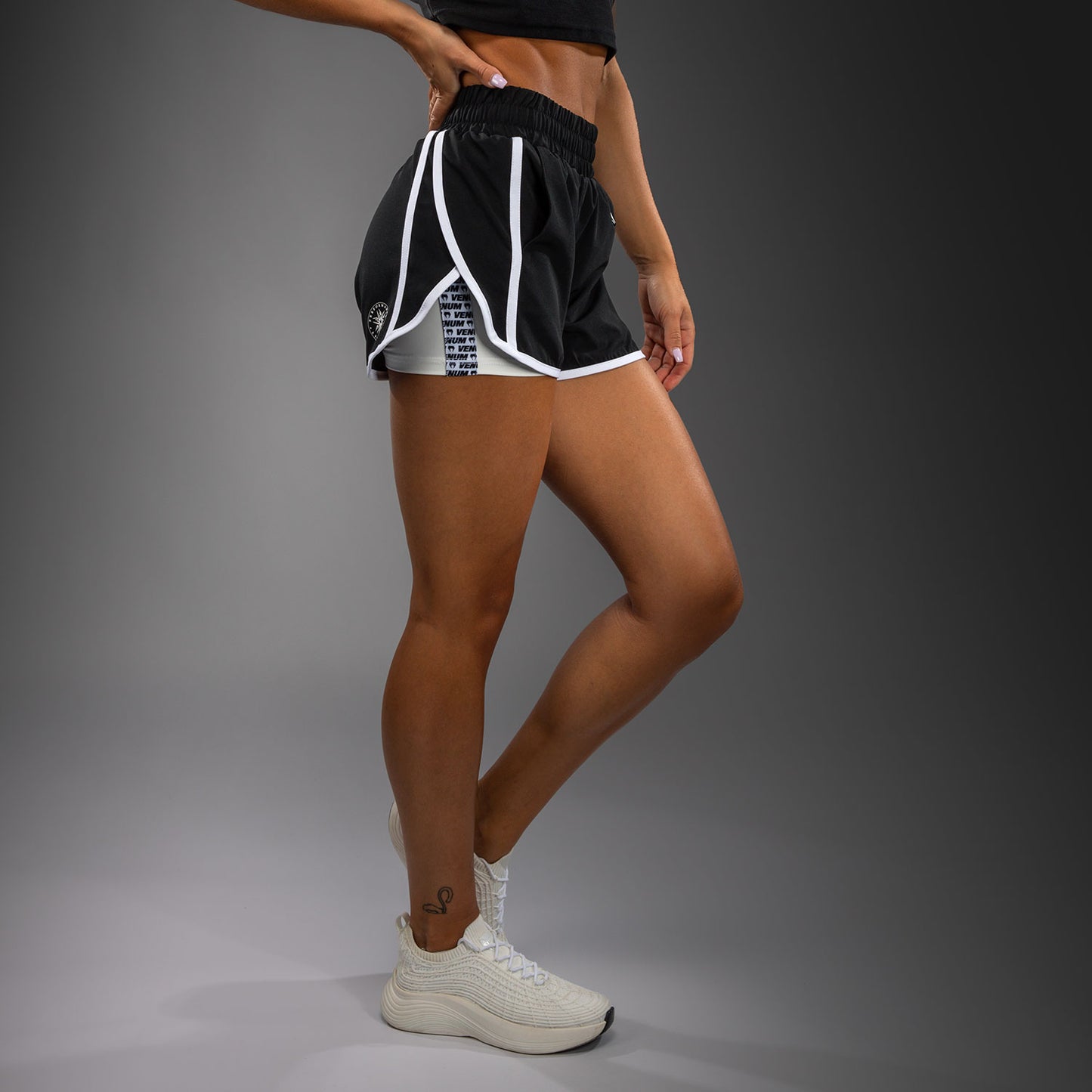Venum Twilight Shorts da Allenamento da Donna - Nero/Bianco