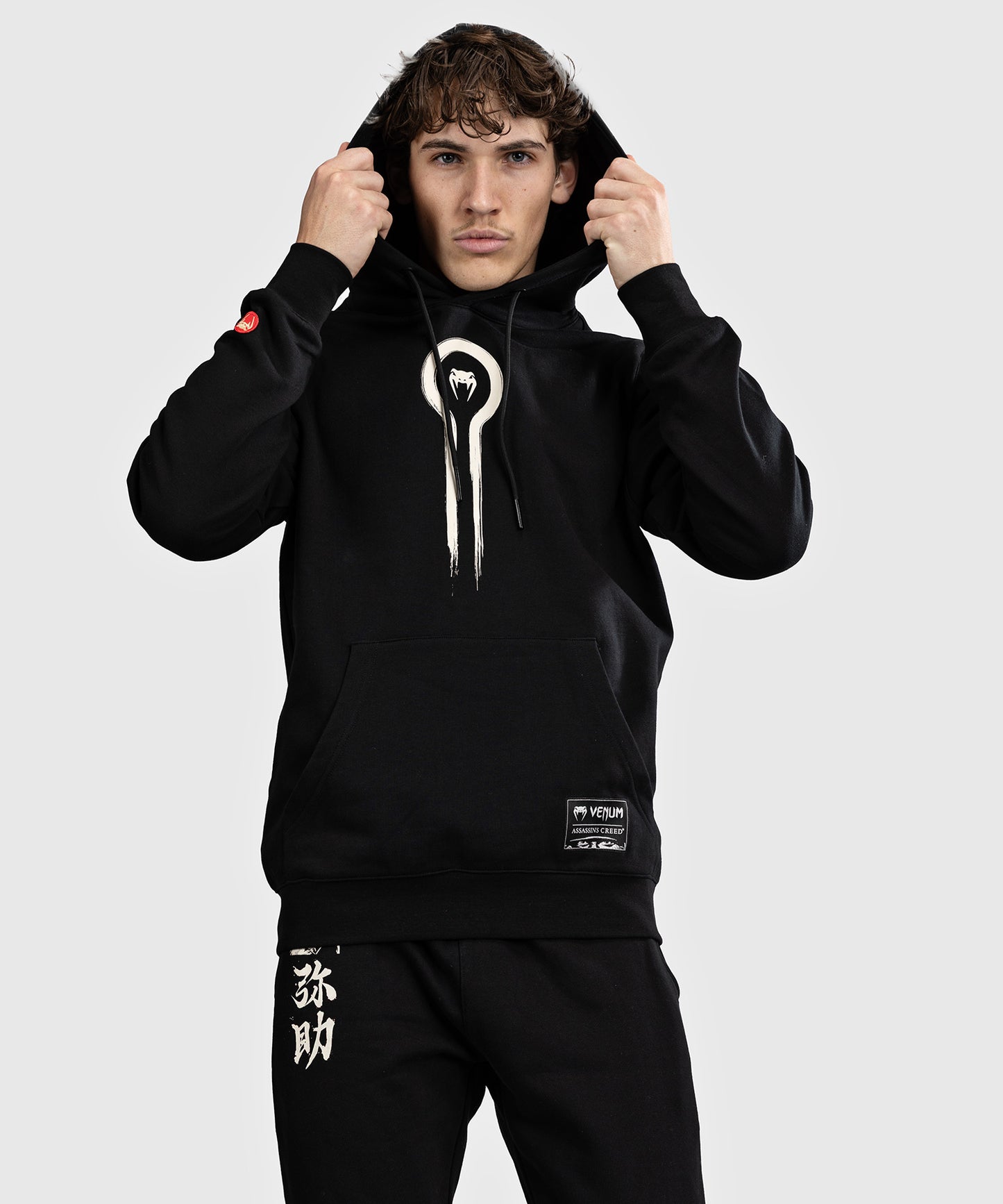 Venum x Assassin’s Creed Shadows Felpa con cappuccio - Nero