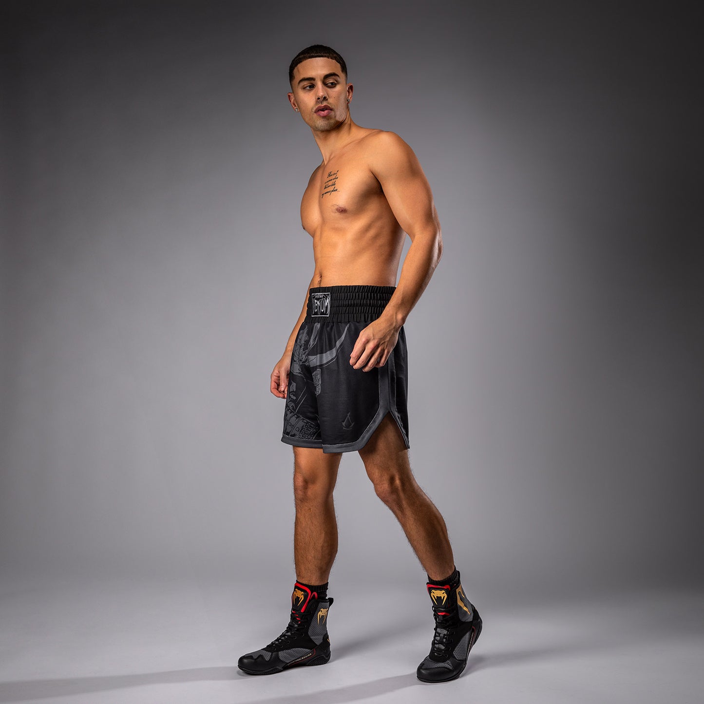 Venum x Assassin’s Creed Shadows Pantaloncini da boxe da uomo - Nero