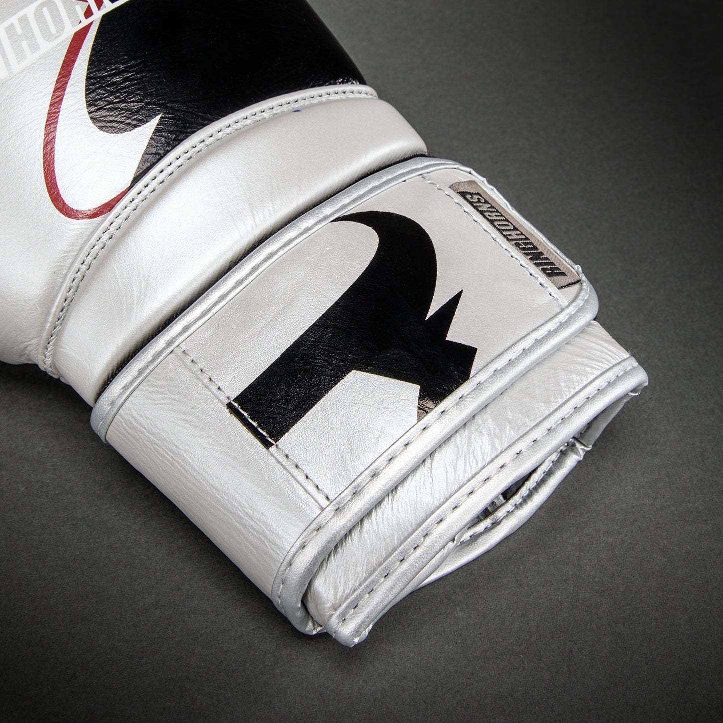Ringhorns Charger by Venum Guantoni da boxe – Argento/Nero