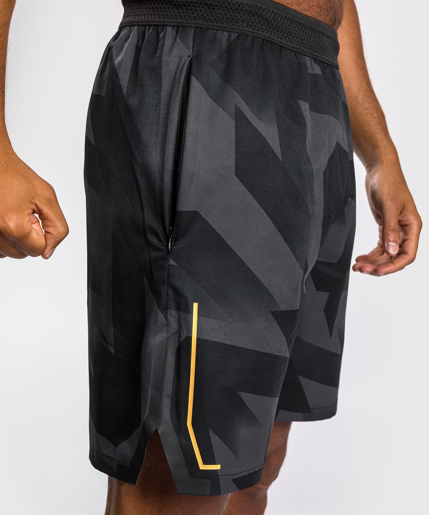 Pantaloncini da allenamento Venum Razor - Nero/Oro