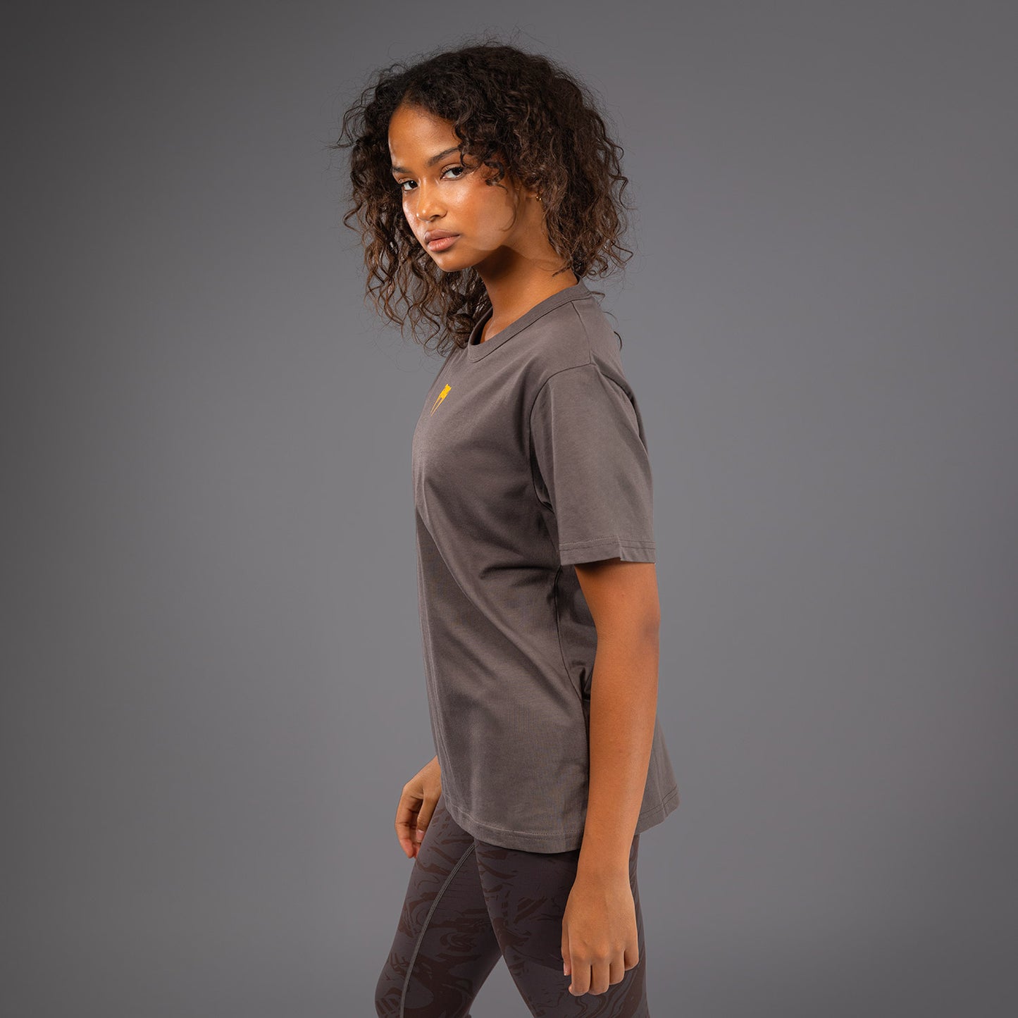 UFC Fusion by Venum Fight Week Maglietta a Manica Corta in Cotone per Donna - Marrone terra