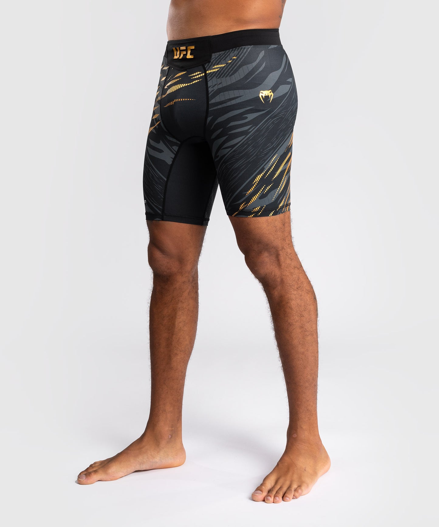 UFC Fusion by Venum Authentic Fight Night Vale Tudo Shorts per Uomo - Champion