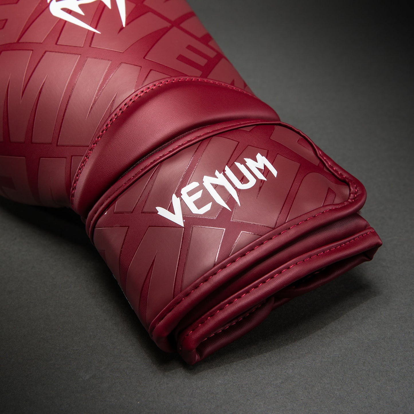 Venum Contender 1.5 XT 3D Guantoni da boxe – Rosso Scuro