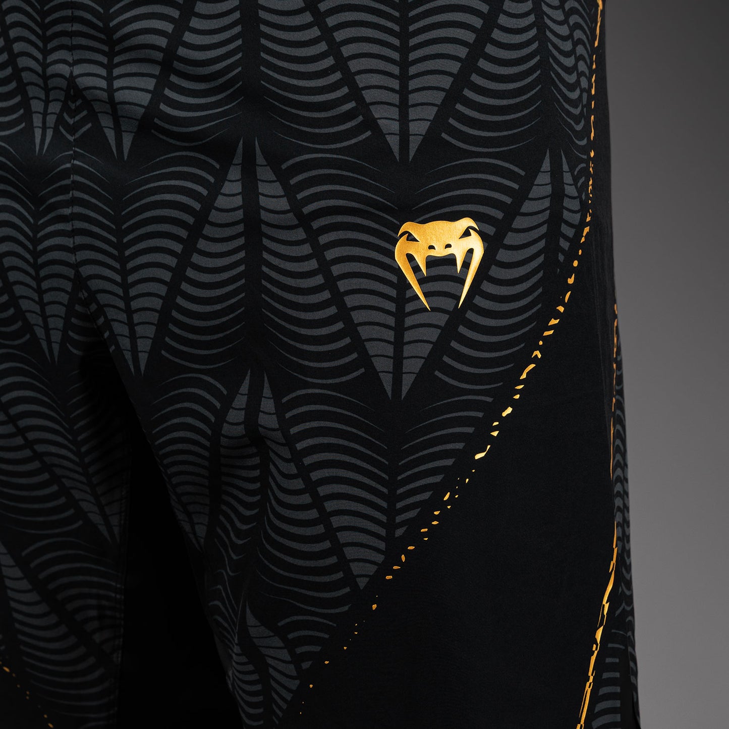 UFC Zenith by Venum Authentic Fight Night Pantaloncini da combattimento Fit lungo Uomo - Champion