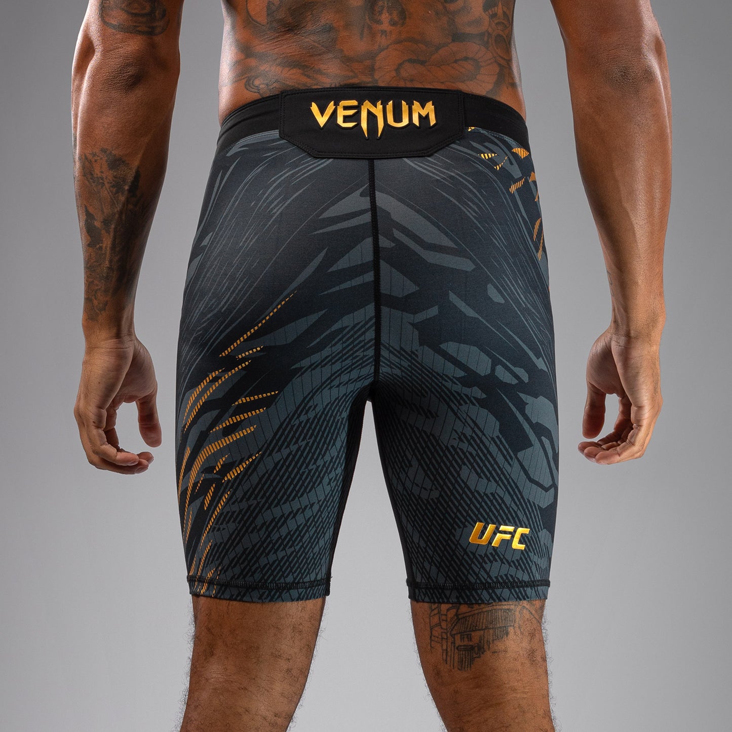 UFC Fusion by Venum Authentic Fight Night Vale Tudo Shorts per Uomo - Champion