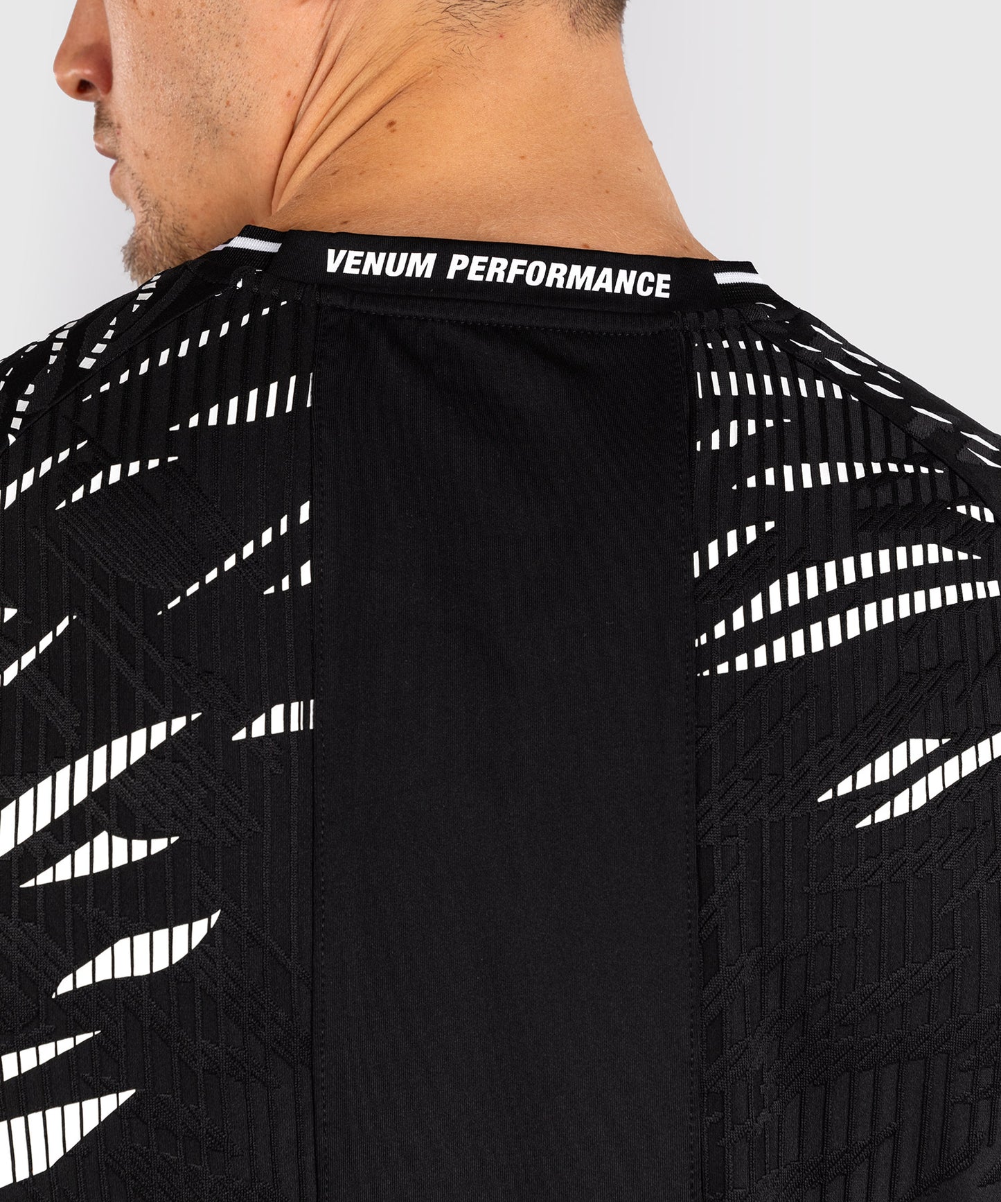 UFC Fusion by Venum Authentic Fight Night Maglietta da Gara per Uomo - Nero