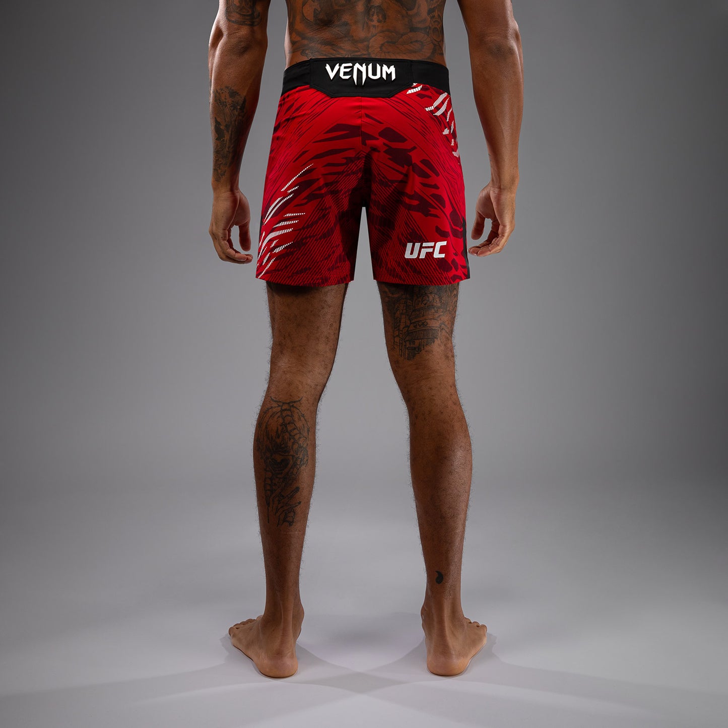 UFC Fusion by Venum Authentic Fight Night Shorts da Lotta per Uomo - Fit Corto - Rosso