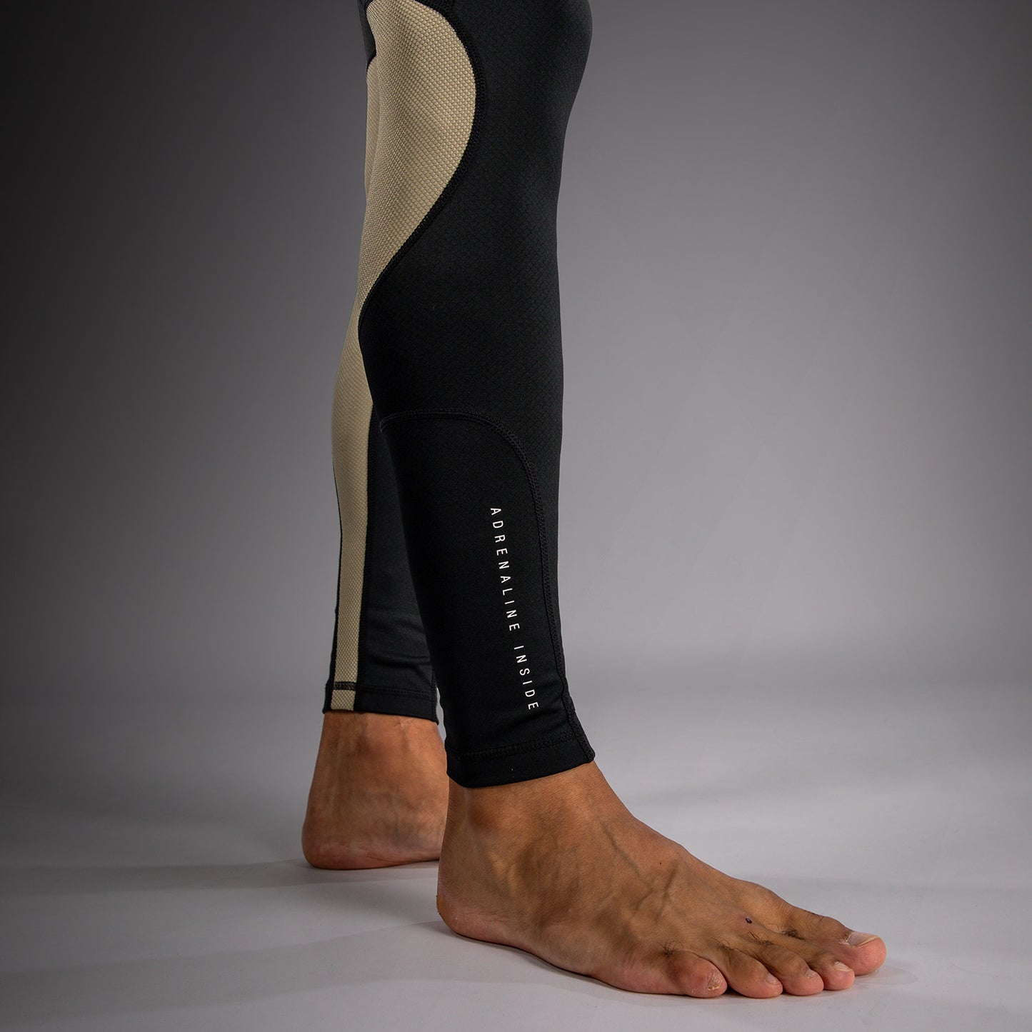 Venum Adrenaline Pantaloni Compressivi – Nero/Sabbia