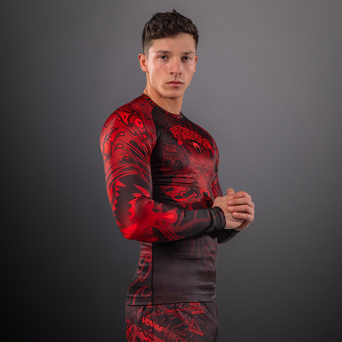 Venum Wolf Atak Rashguard a Maniche Lunghe – Nero/Rosso