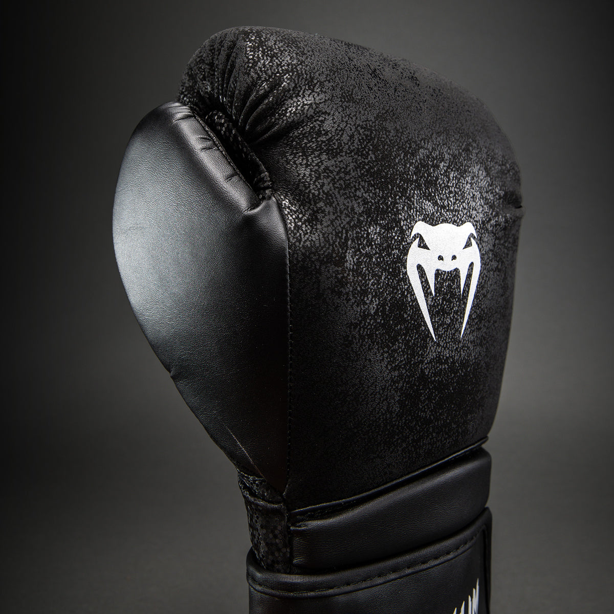 Venum Stone 2.0 Guantoni da boxe Nero
