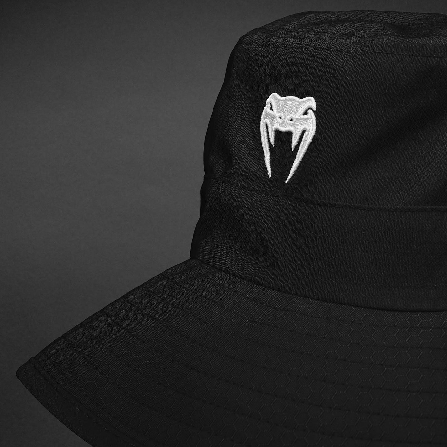 Venum Lineup Berretto a Secchiello – Nero/Bianco