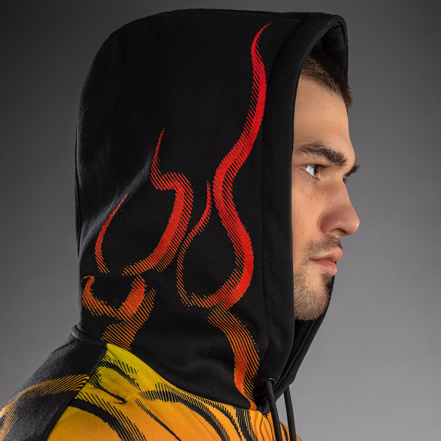 Venum x TEKKEN 8 Felpa con Cappuccio - Yoshimitsu - Nero/Arancione