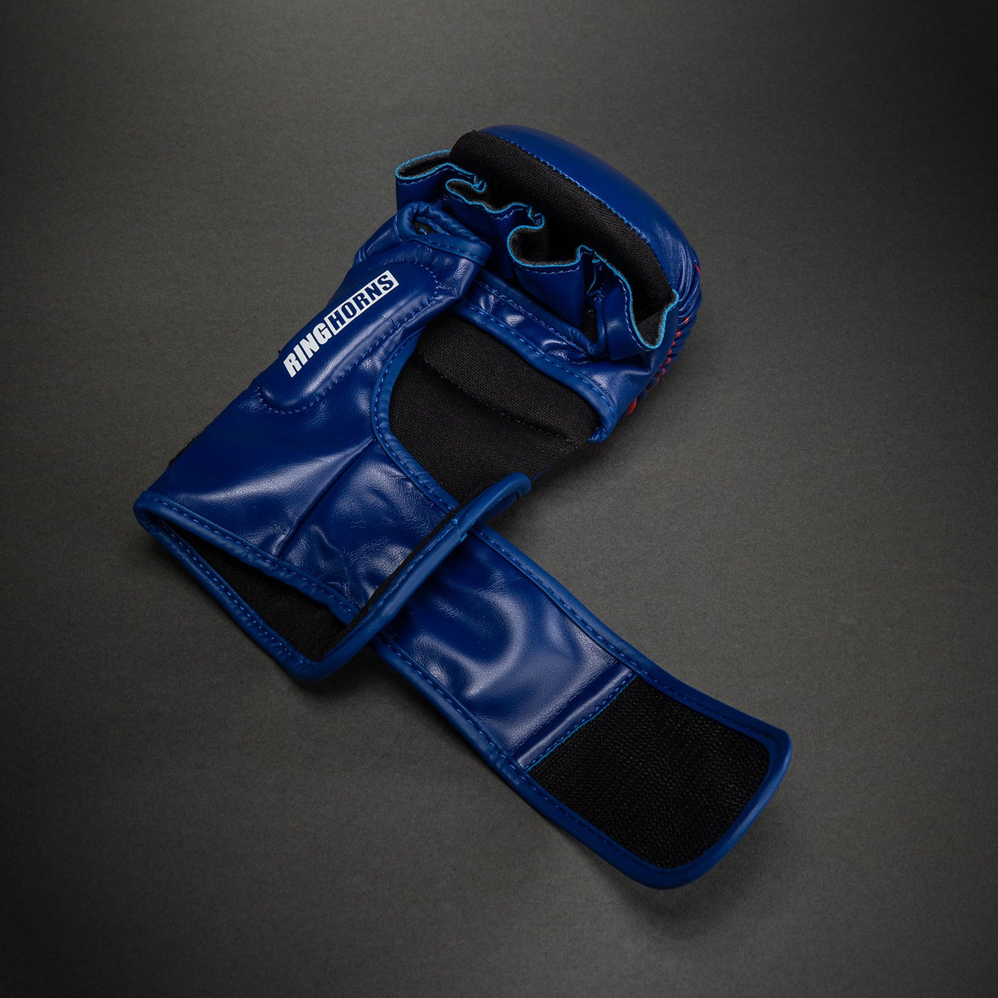 Ringhorns Charger by Venum Guanti da sparring MMA - Blu navy/Rosso